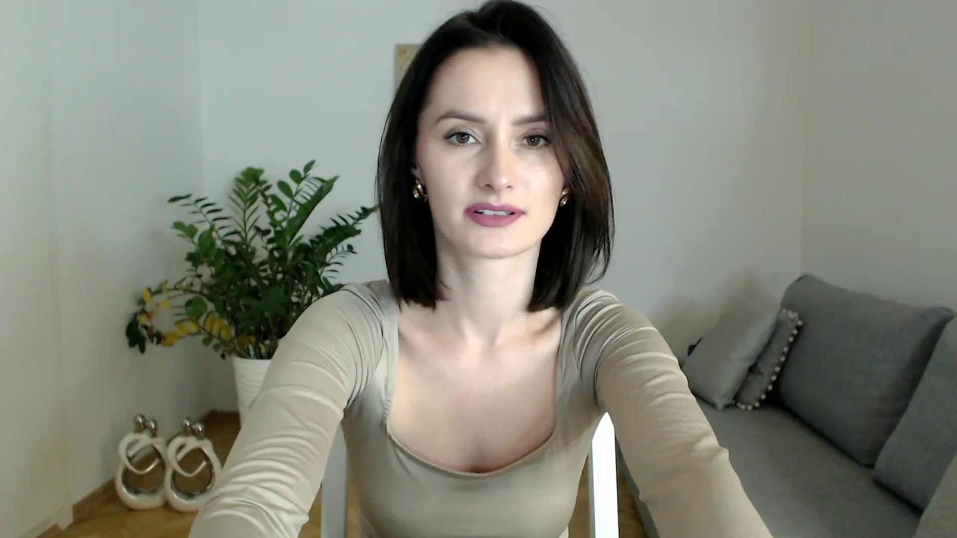 Gallery image thumbnail from PerlaBella's myfreecams stream on, 11/07/2023, 17:21 image 19 of 20