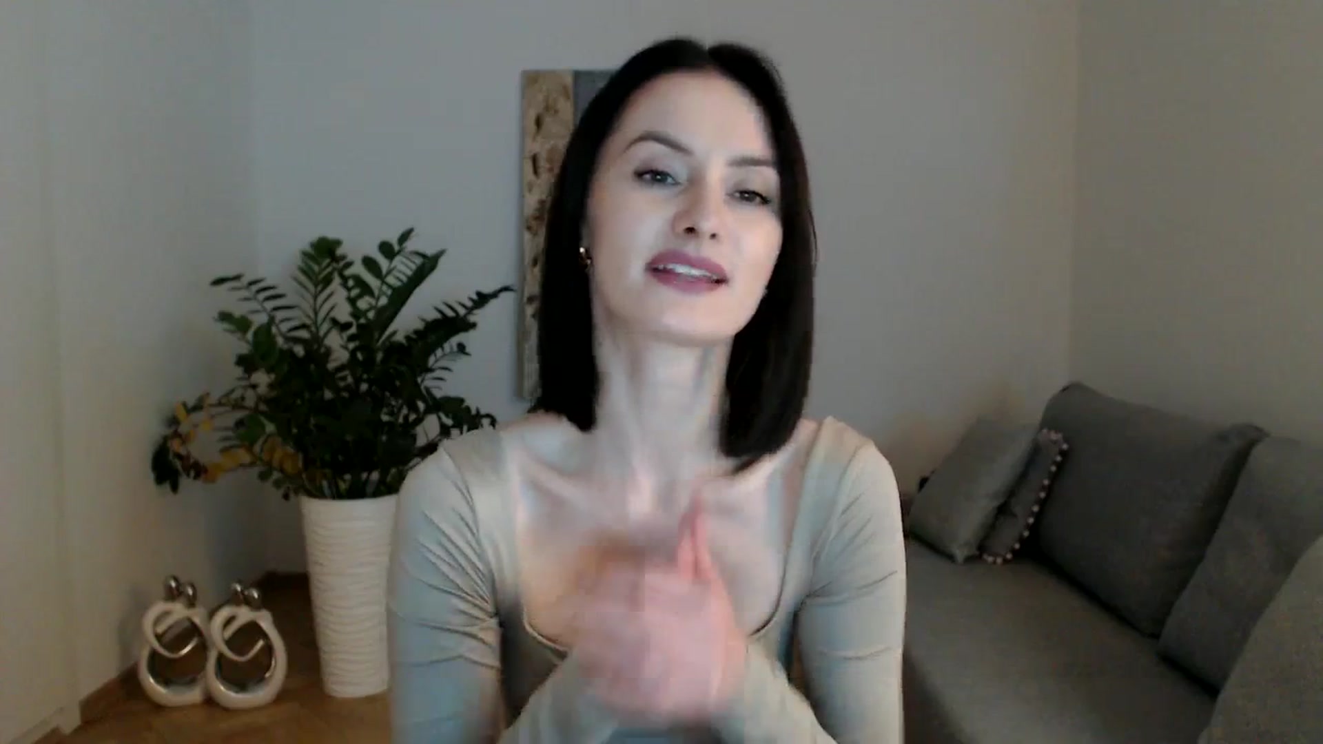Gallery image thumbnail from PerlaBella's myfreecams stream on, 11/07/2023, 17:21 image 10 of 20
