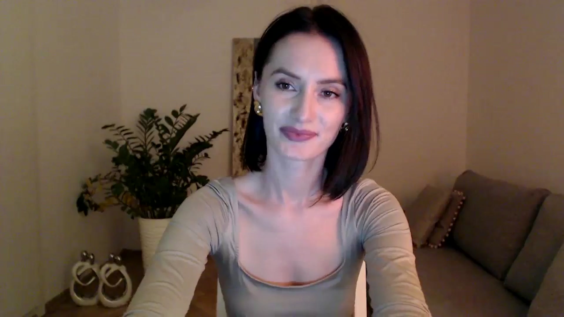 Gallery image thumbnail from PerlaBella's myfreecams stream on, 11/07/2023, 19:25 image 18 of 20