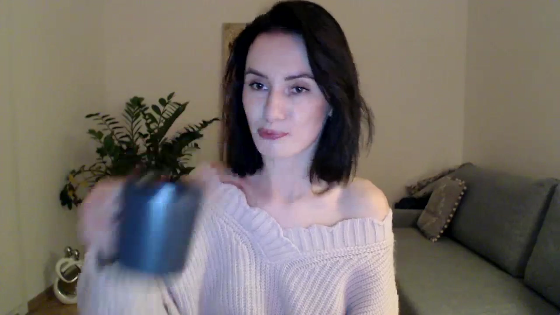 Gallery image thumbnail from PerlaBella's myfreecams stream on, 11/08/2023, 16:06 image 4 of 20