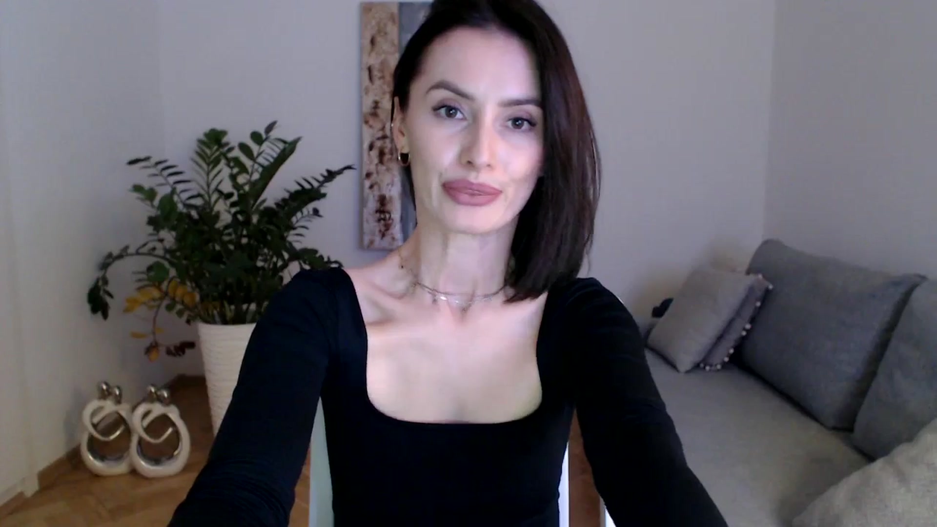 Gallery image thumbnail from PerlaBella's myfreecams stream on, 11/09/2023, 17:23 image 11 of 20
