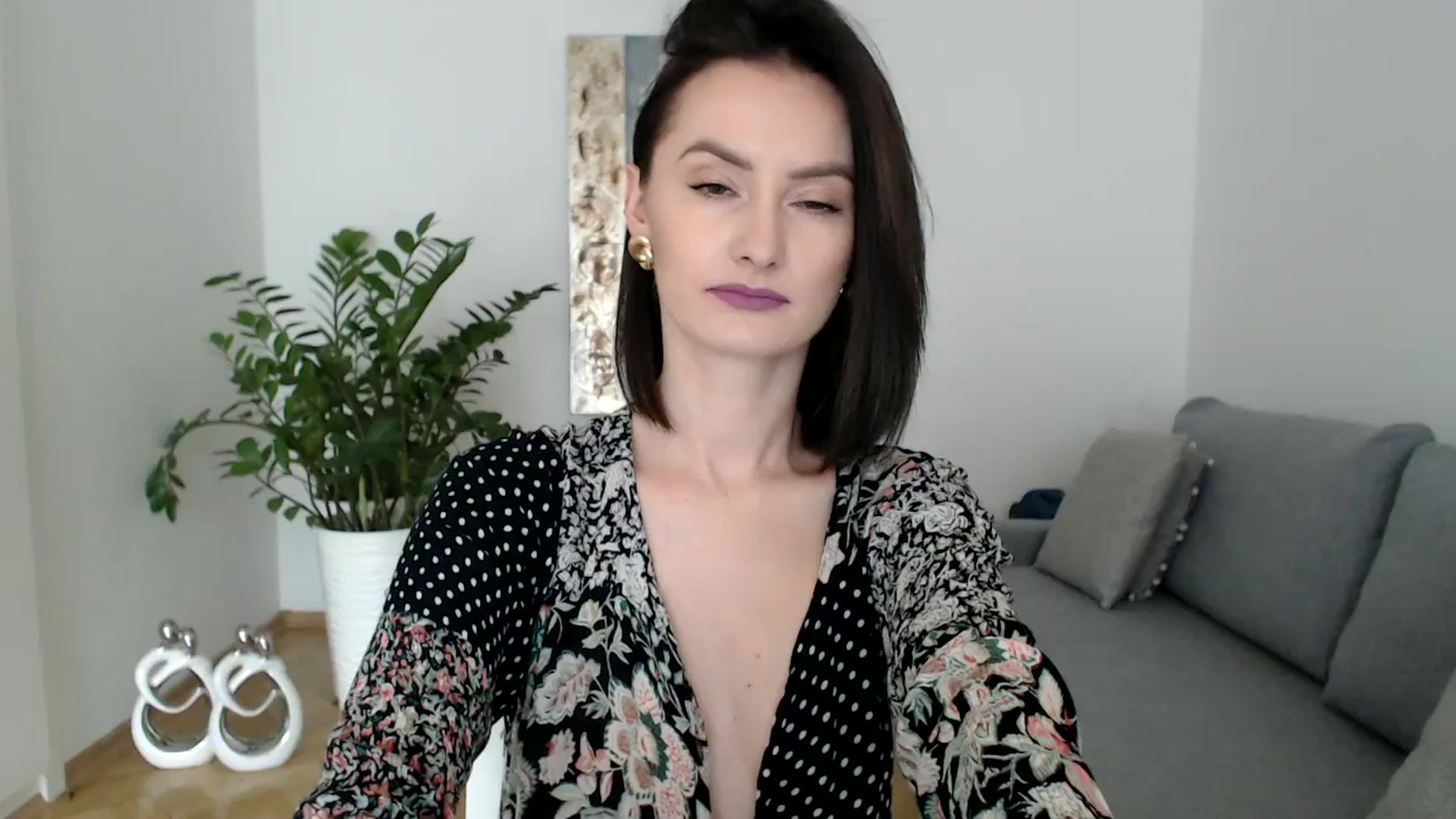 Gallery image thumbnail from PerlaBella's myfreecams stream on, 11/13/2023, 14:26 image 5 of 20