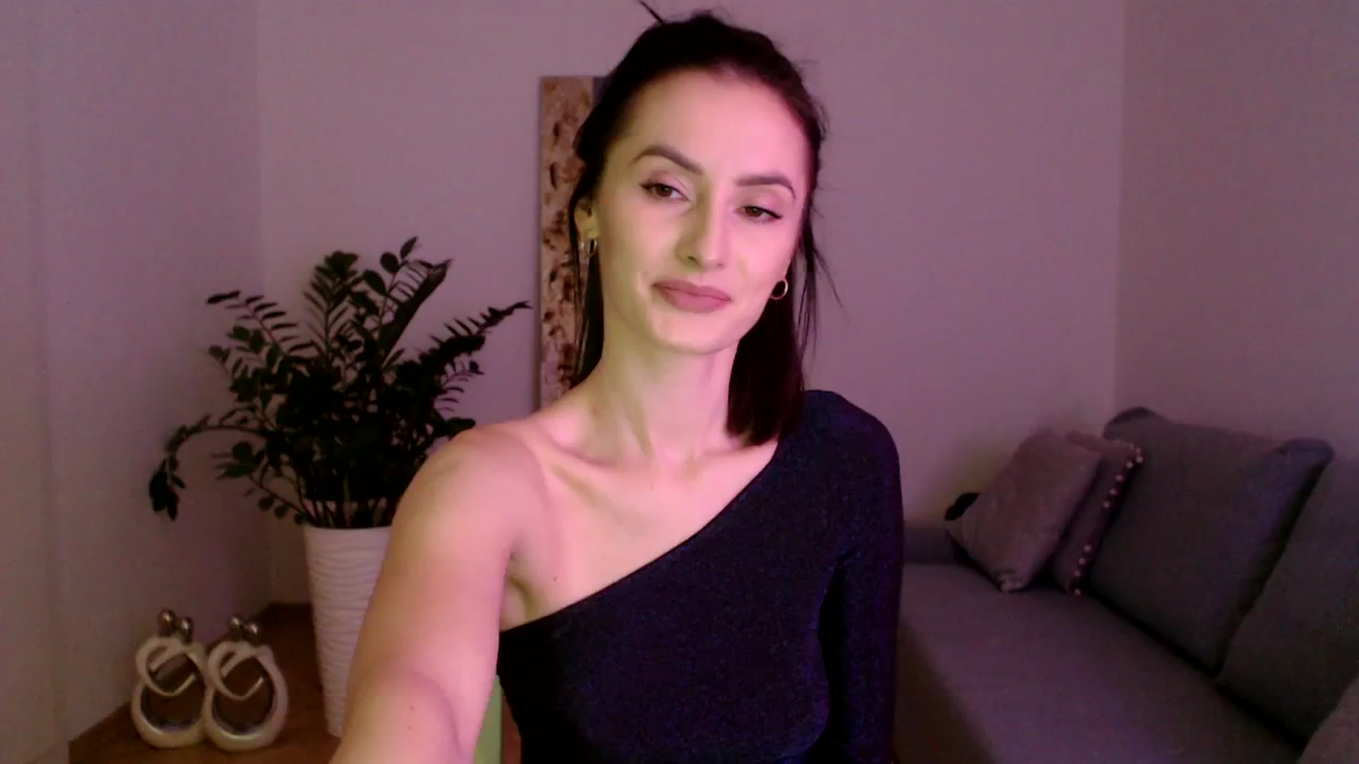 Gallery image thumbnail from PerlaBella's myfreecams stream on, 11/14/2023, 16:54 image 8 of 20