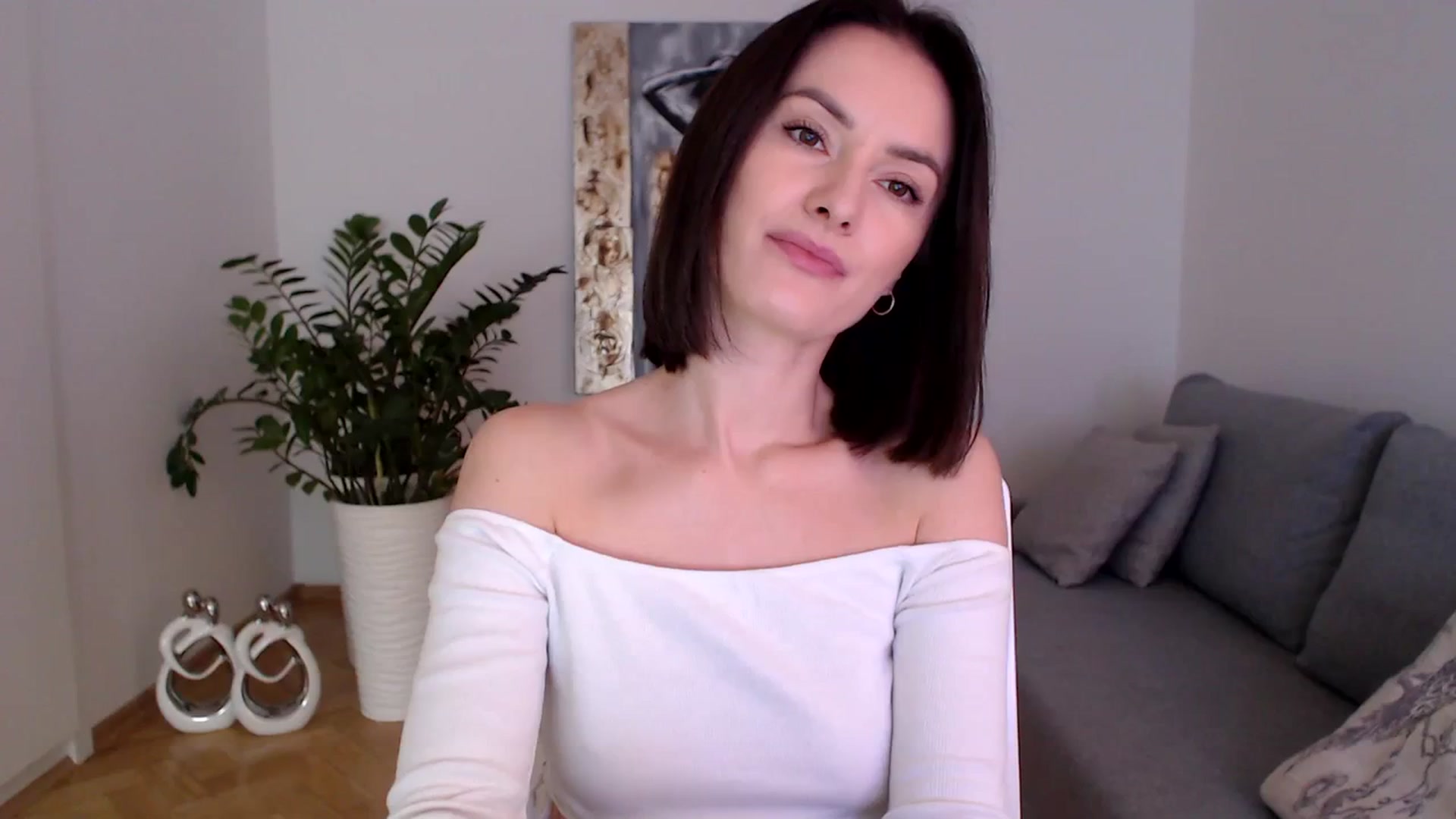Gallery image thumbnail from PerlaBella's myfreecams stream on, 11/20/2023, 12:40 image 1 of 20