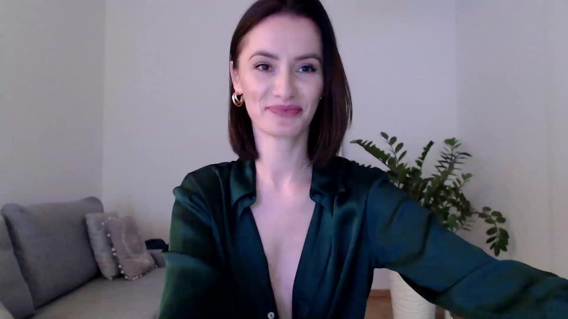 Gallery image thumbnail from PerlaBella's myfreecams stream on, 11/27/2023, 13:19 image 15 of 20