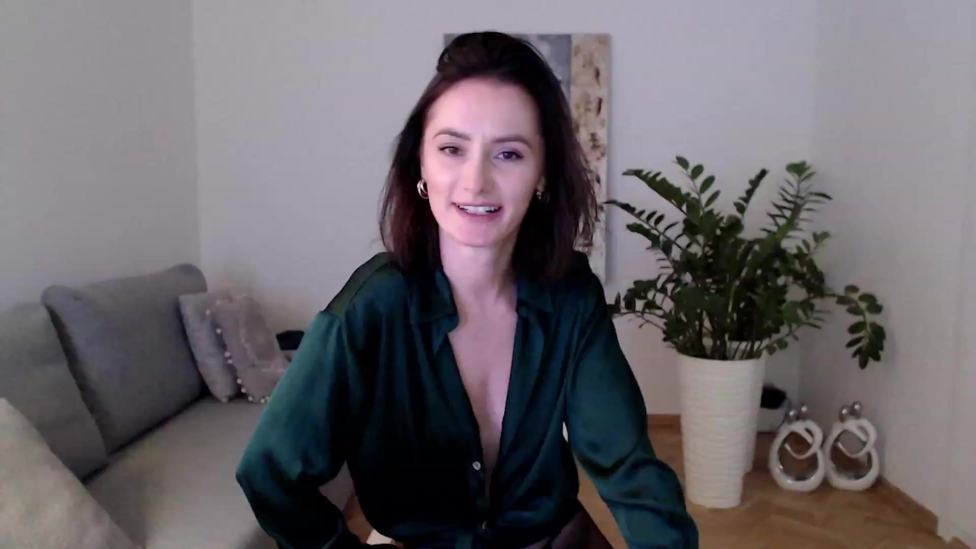 Gallery image thumbnail from PerlaBella's myfreecams stream on, 11/27/2023, 13:19 image 18 of 20