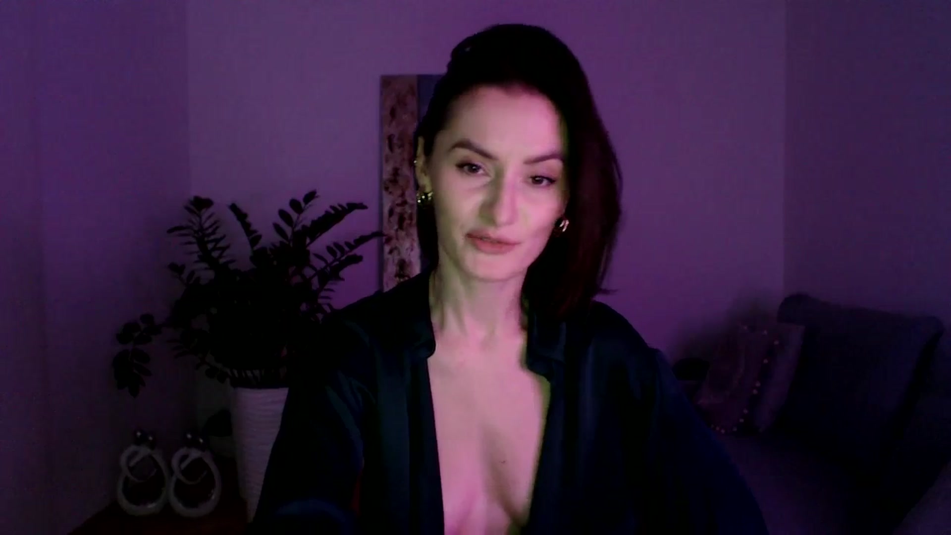 Gallery image thumbnail from PerlaBella's myfreecams stream on, 11/27/2023, 14:17 image 7 of 20