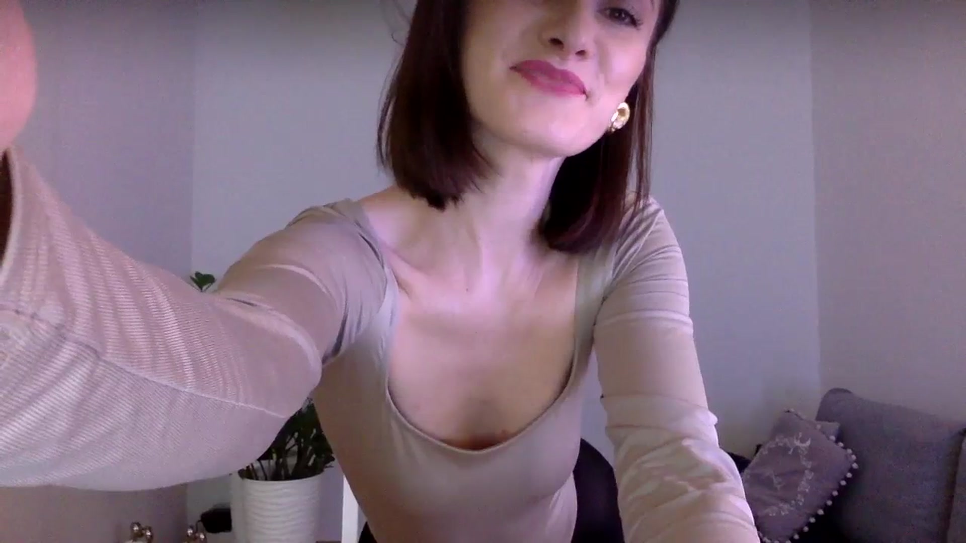 Gallery image thumbnail from PerlaBella's myfreecams stream on, 11/30/2023, 14:37 image 5 of 20