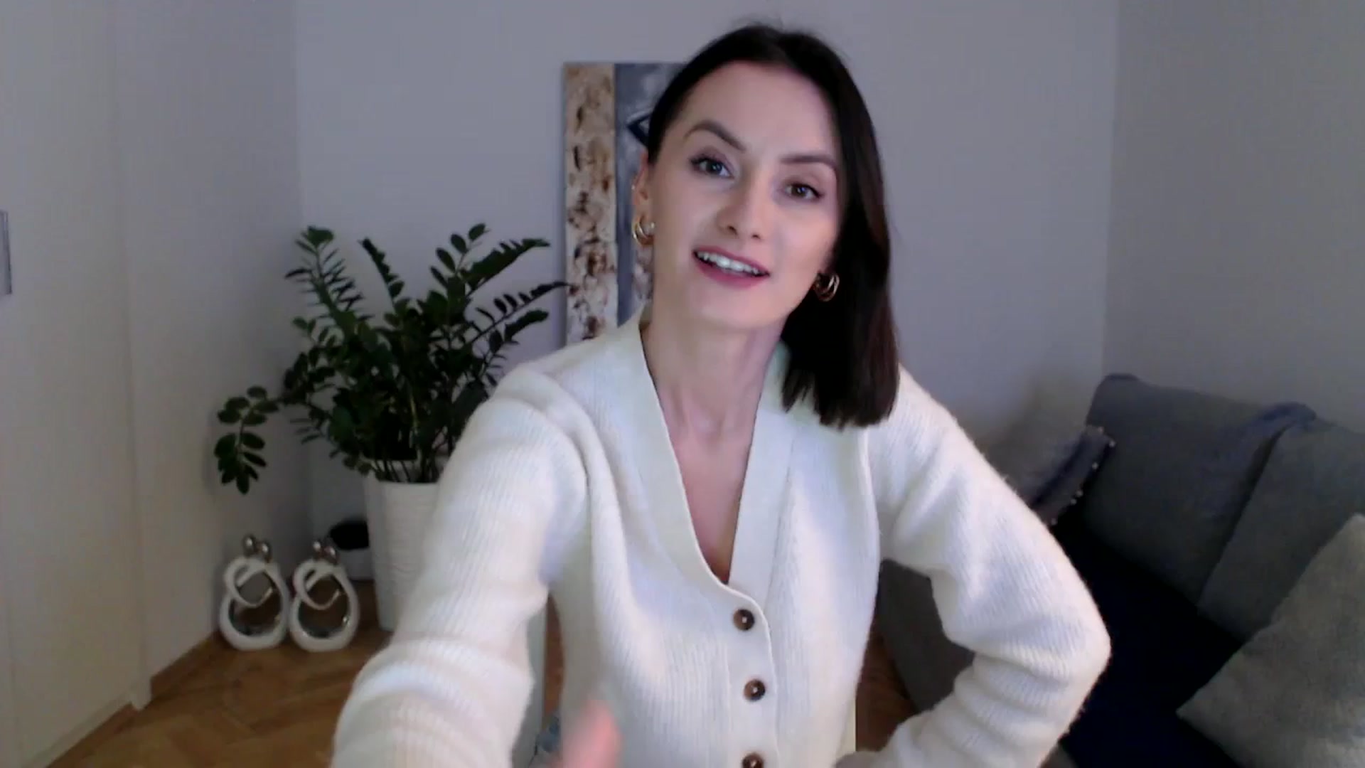 Gallery image thumbnail from PerlaBella's myfreecams stream on, 12/01/2023, 14:28 image 6 of 20
