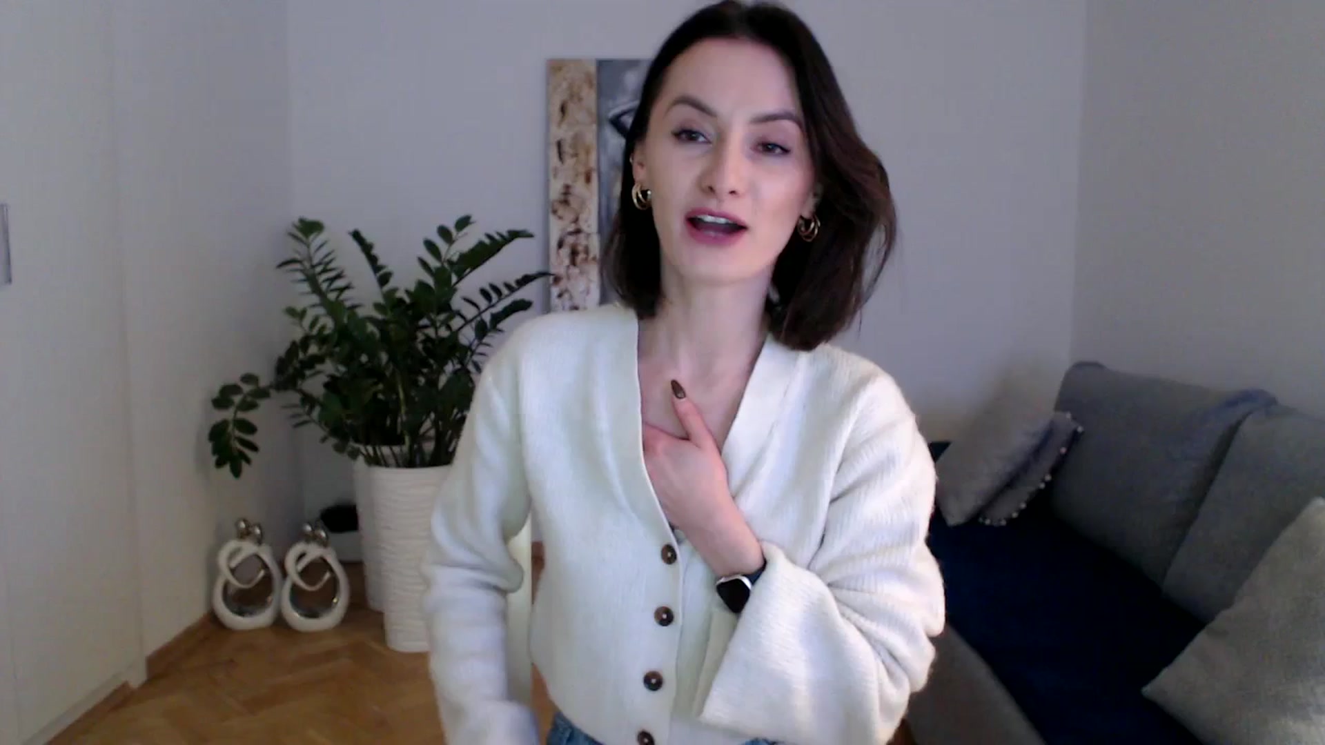 Gallery image thumbnail from PerlaBella's myfreecams stream on, 12/01/2023, 14:28 image 14 of 20