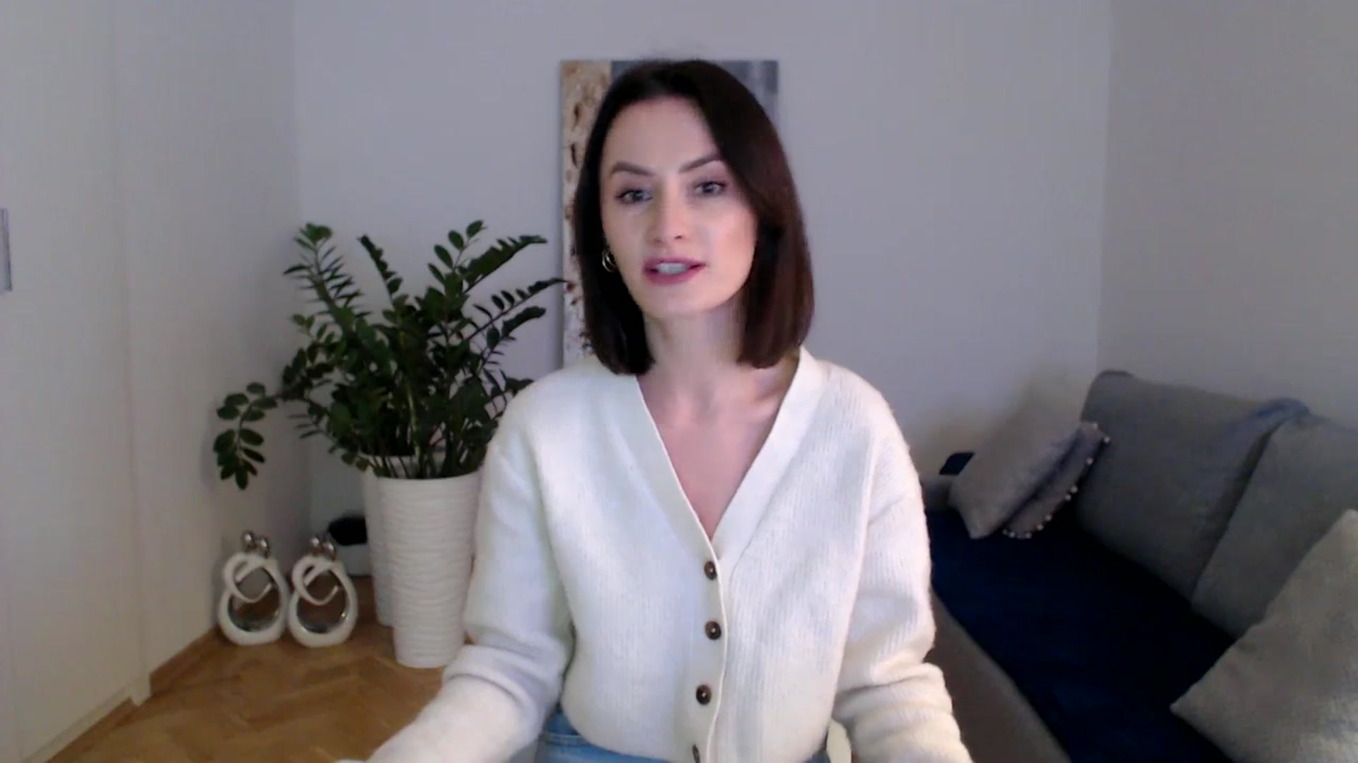 Gallery image thumbnail from PerlaBella's myfreecams stream on, 12/01/2023, 14:28 image 10 of 20