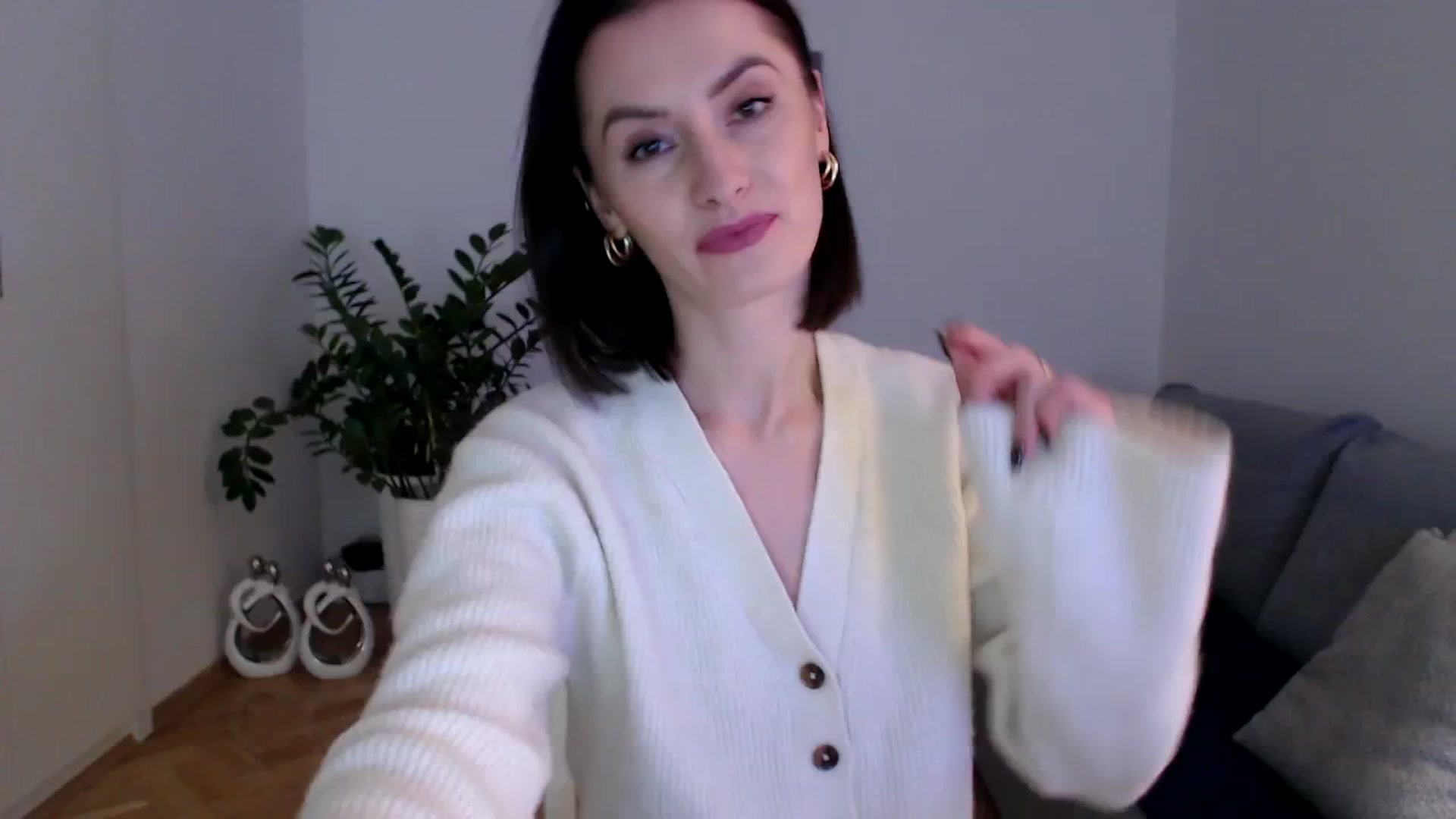 Gallery image thumbnail from PerlaBella's myfreecams stream on, 12/01/2023, 14:28 image 1 of 20