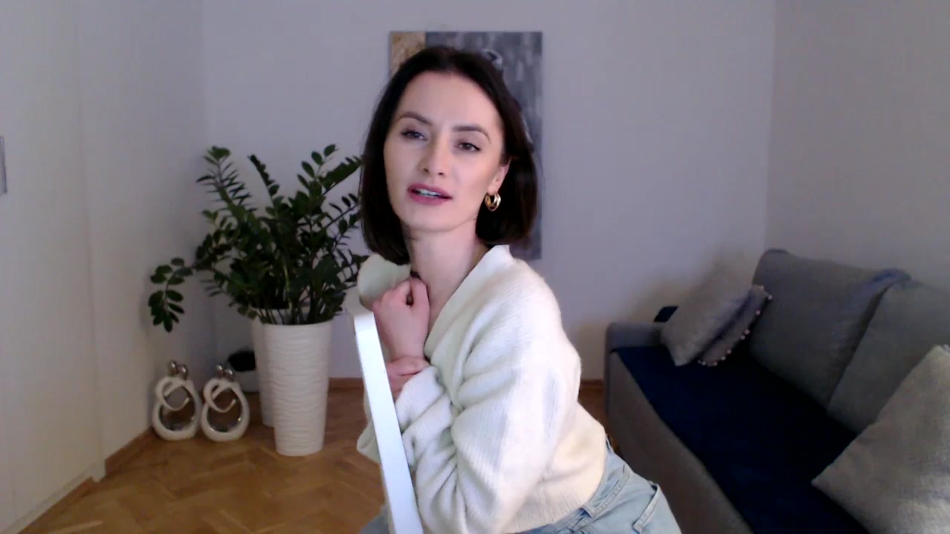 Gallery image thumbnail from PerlaBella's myfreecams stream on, 12/01/2023, 14:28 image 19 of 20