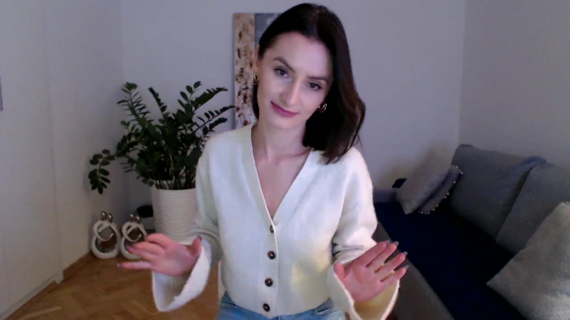Gallery image thumbnail from PerlaBella's myfreecams stream on, 12/01/2023, 14:28 image 17 of 20