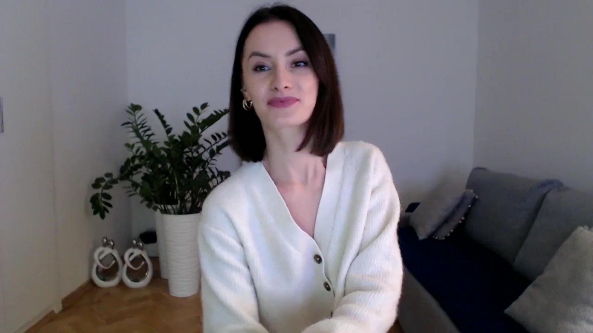 Gallery image thumbnail from PerlaBella's myfreecams stream on, 12/01/2023, 14:28 image 4 of 20