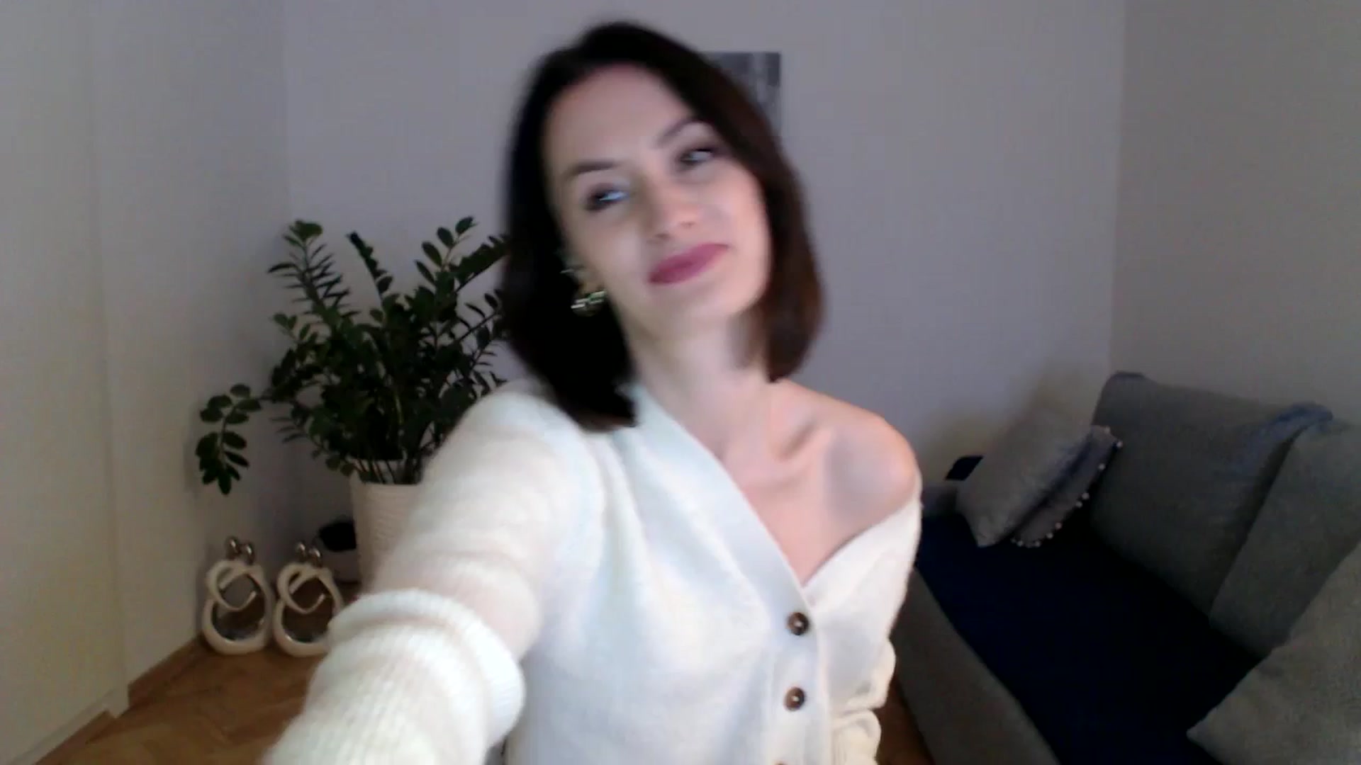 Gallery image thumbnail from PerlaBella's myfreecams stream on, 12/01/2023, 17:44 image 4 of 20