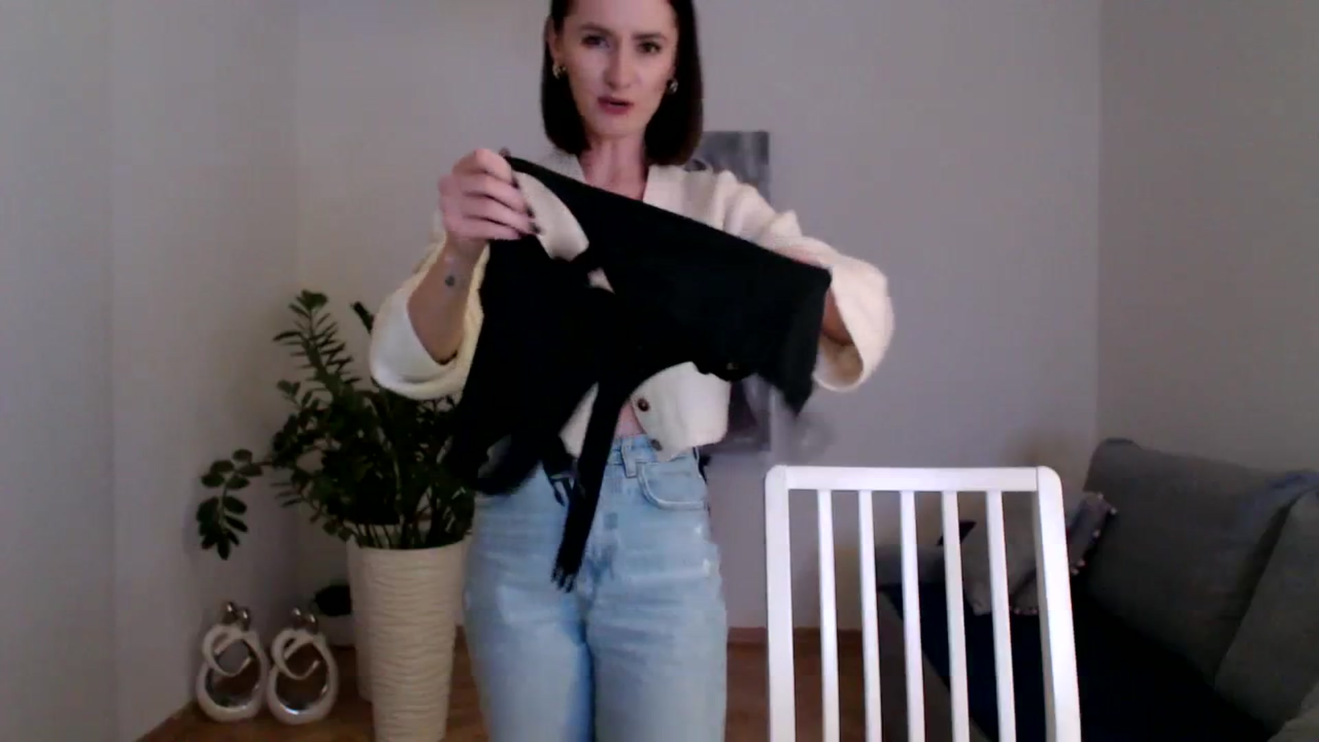 Gallery image thumbnail from PerlaBella's myfreecams stream on, 12/01/2023, 17:44 image 15 of 20