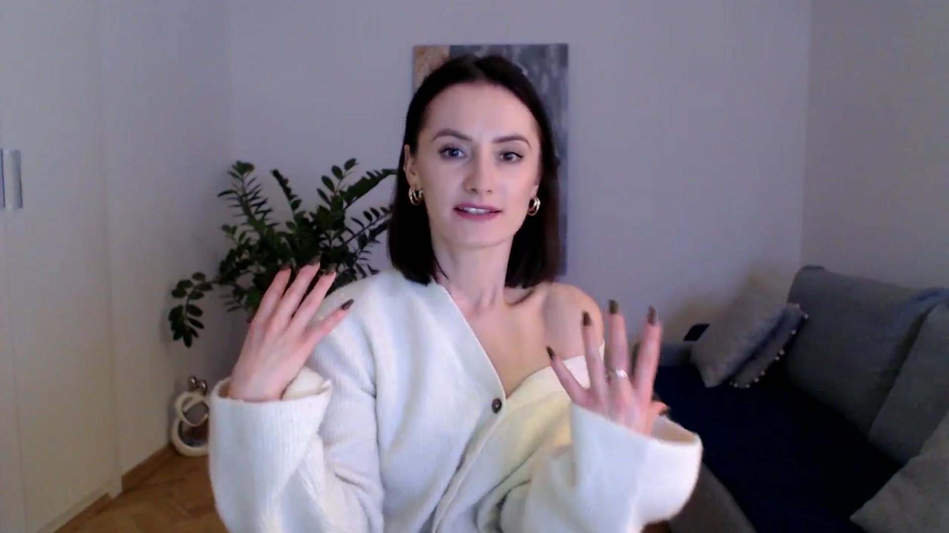 Gallery image thumbnail from PerlaBella's myfreecams stream on, 12/01/2023, 17:44 image 11 of 20