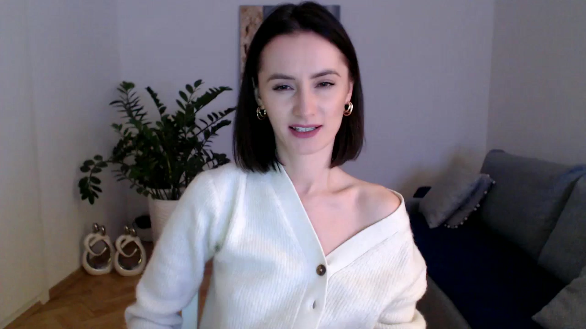 Gallery image thumbnail from PerlaBella's myfreecams stream on, 12/01/2023, 17:44 image 13 of 20