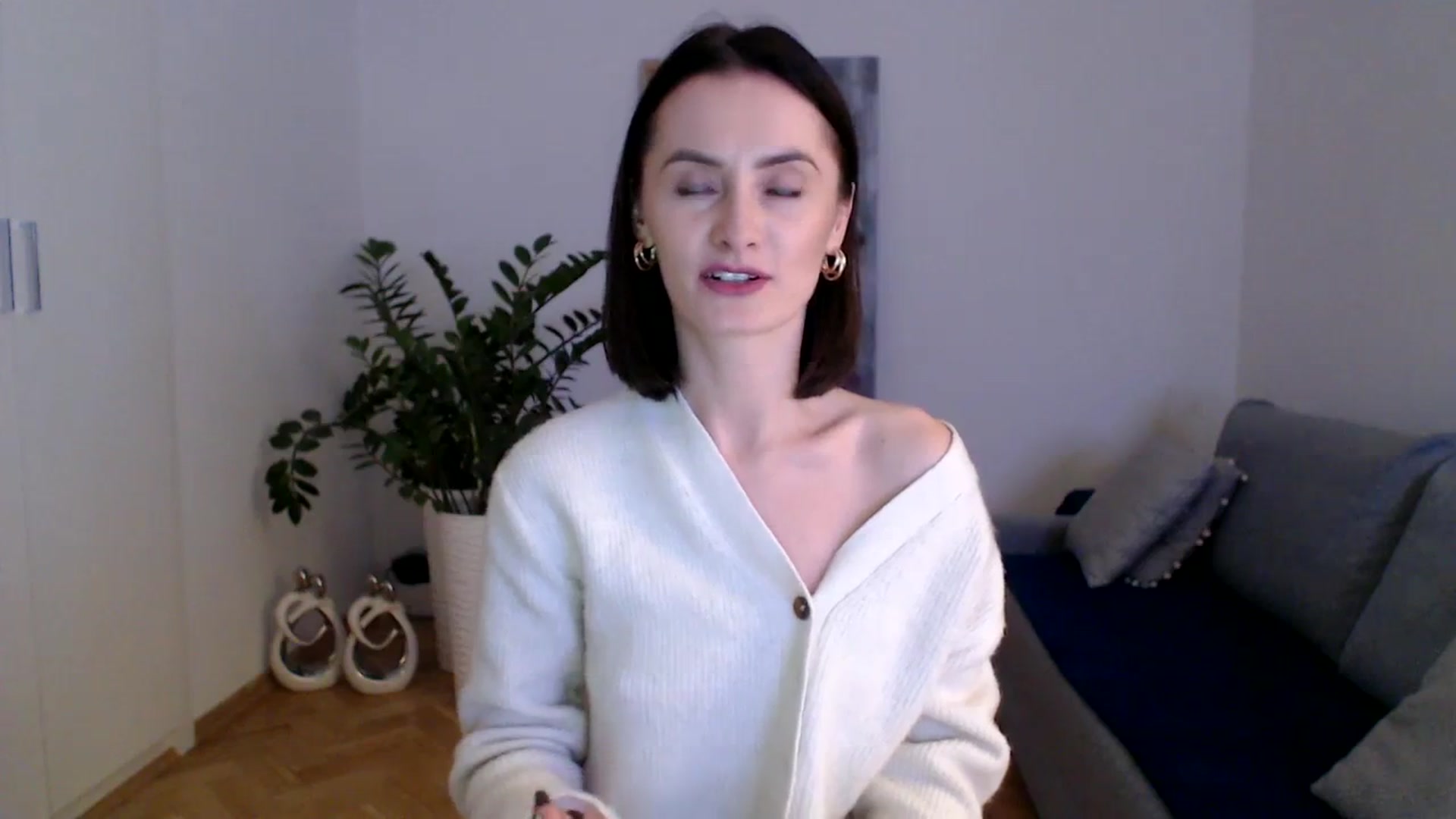 Gallery image thumbnail from PerlaBella's myfreecams stream on, 12/01/2023, 17:44 image 10 of 20