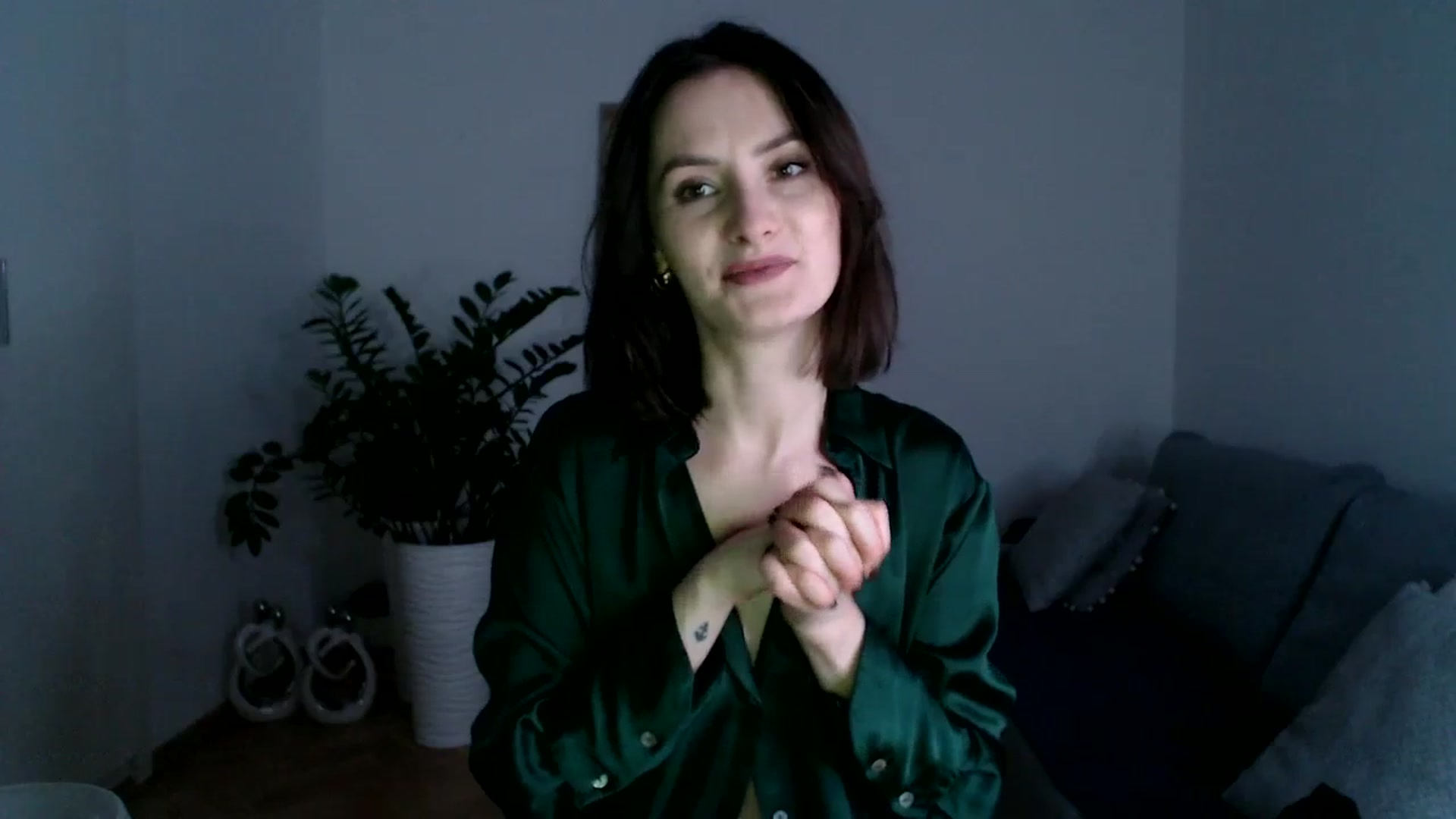 Gallery image thumbnail from PerlaBella's myfreecams stream on, 12/01/2023, 20:02 image 18 of 20