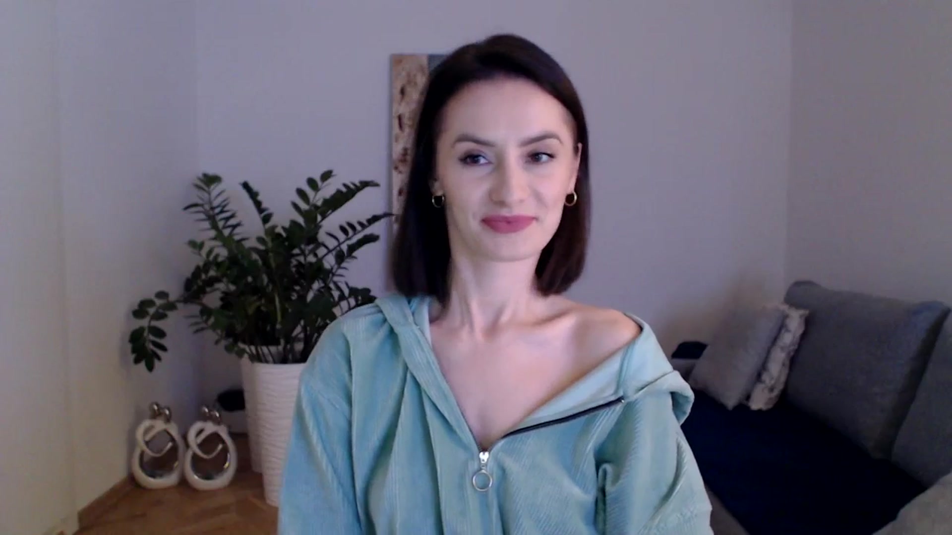 Gallery image thumbnail from PerlaBella's myfreecams stream on, 12/05/2023, 17:36 image 5 of 20