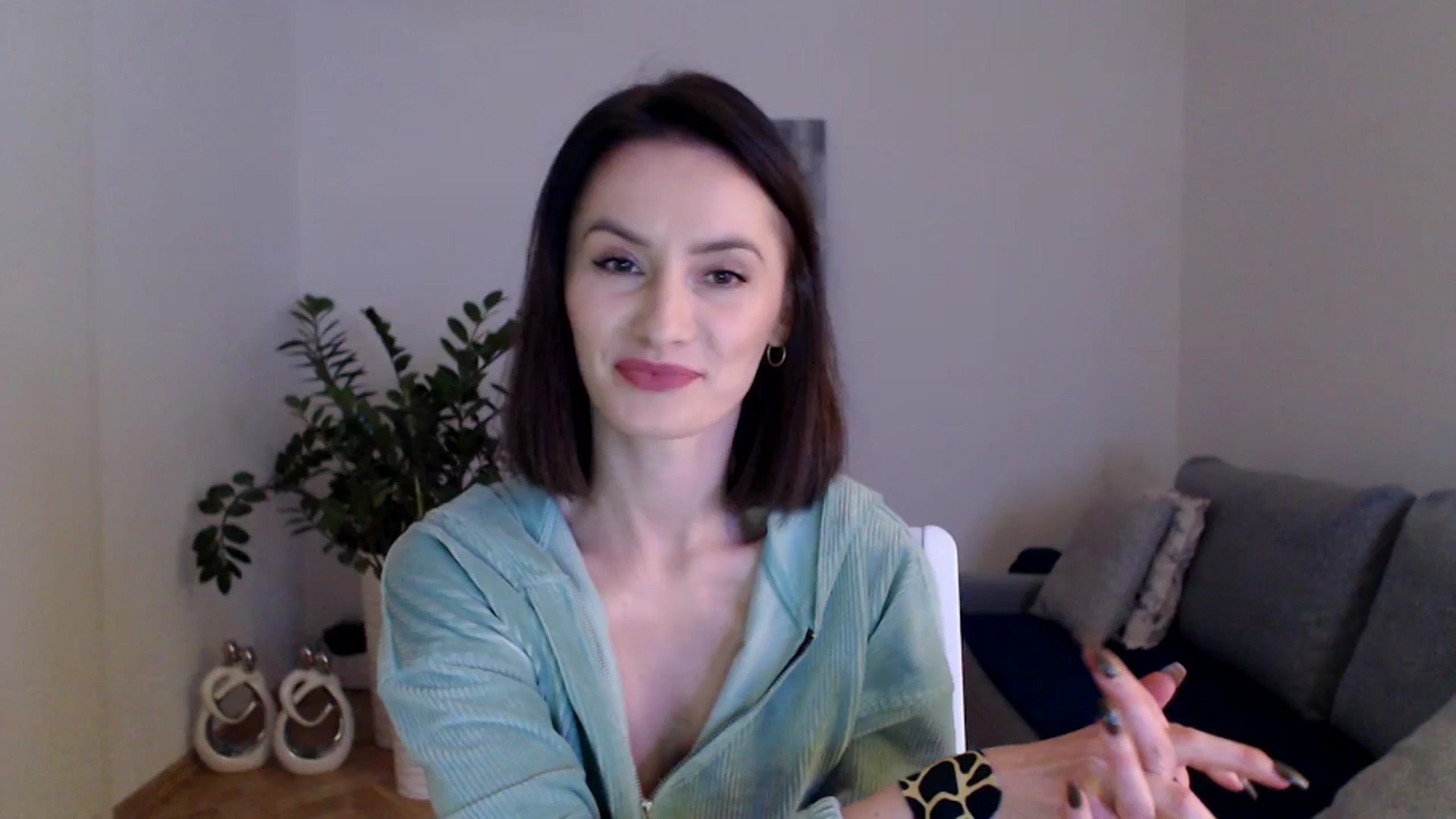 Gallery image thumbnail from PerlaBella's myfreecams stream on, 12/05/2023, 17:36 image 2 of 20