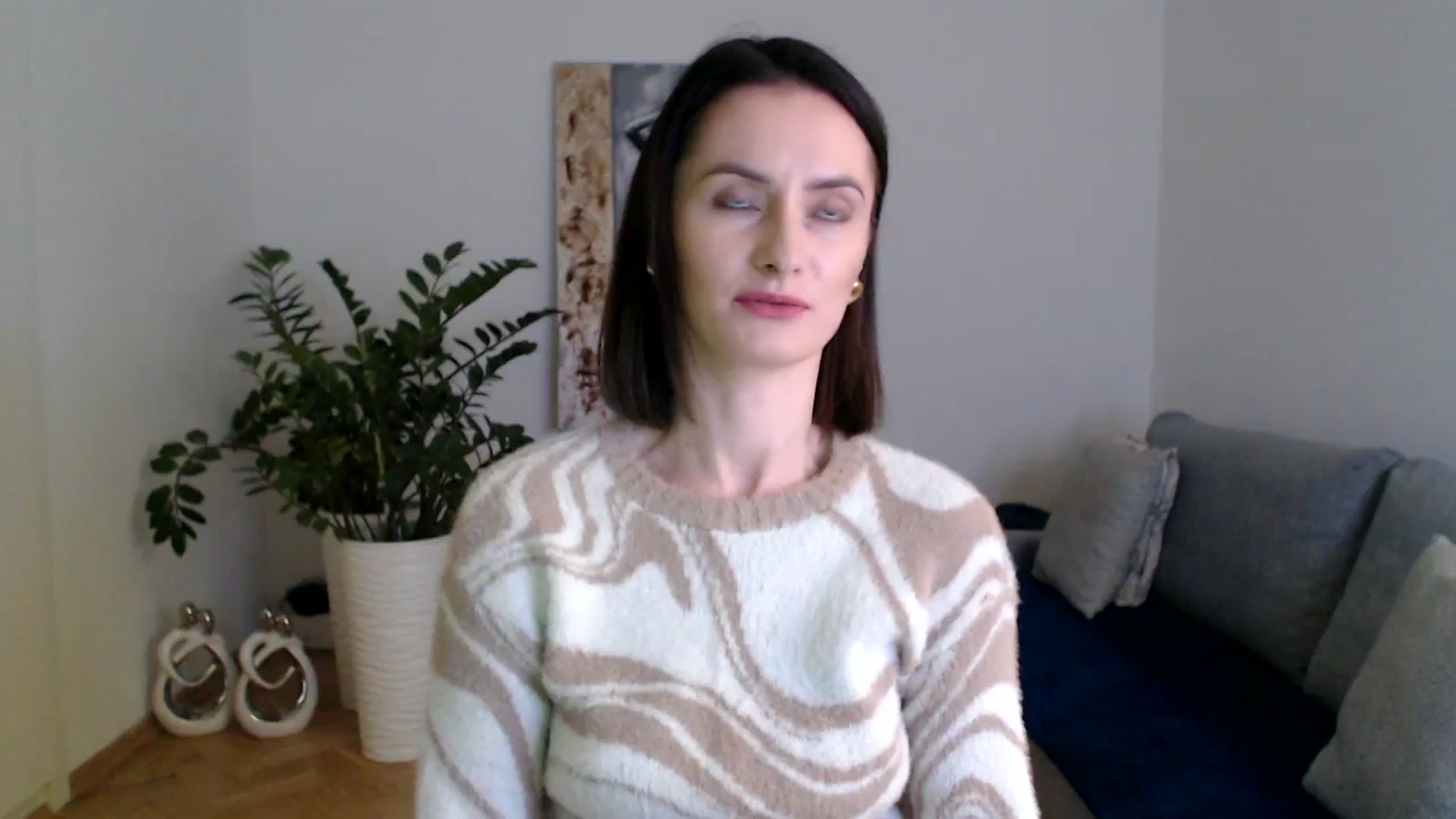 Gallery image thumbnail from PerlaBella's myfreecams stream on, 12/06/2023, 17:00 image 18 of 20