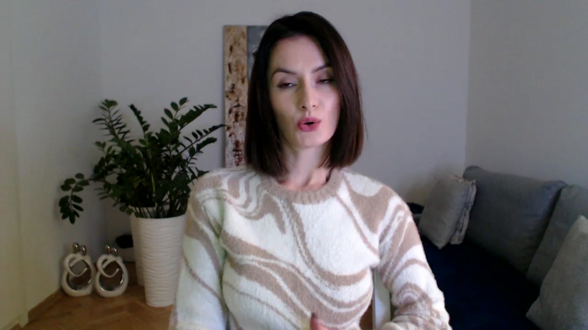 Gallery image thumbnail from PerlaBella's myfreecams stream on, 12/06/2023, 17:00 image 12 of 20