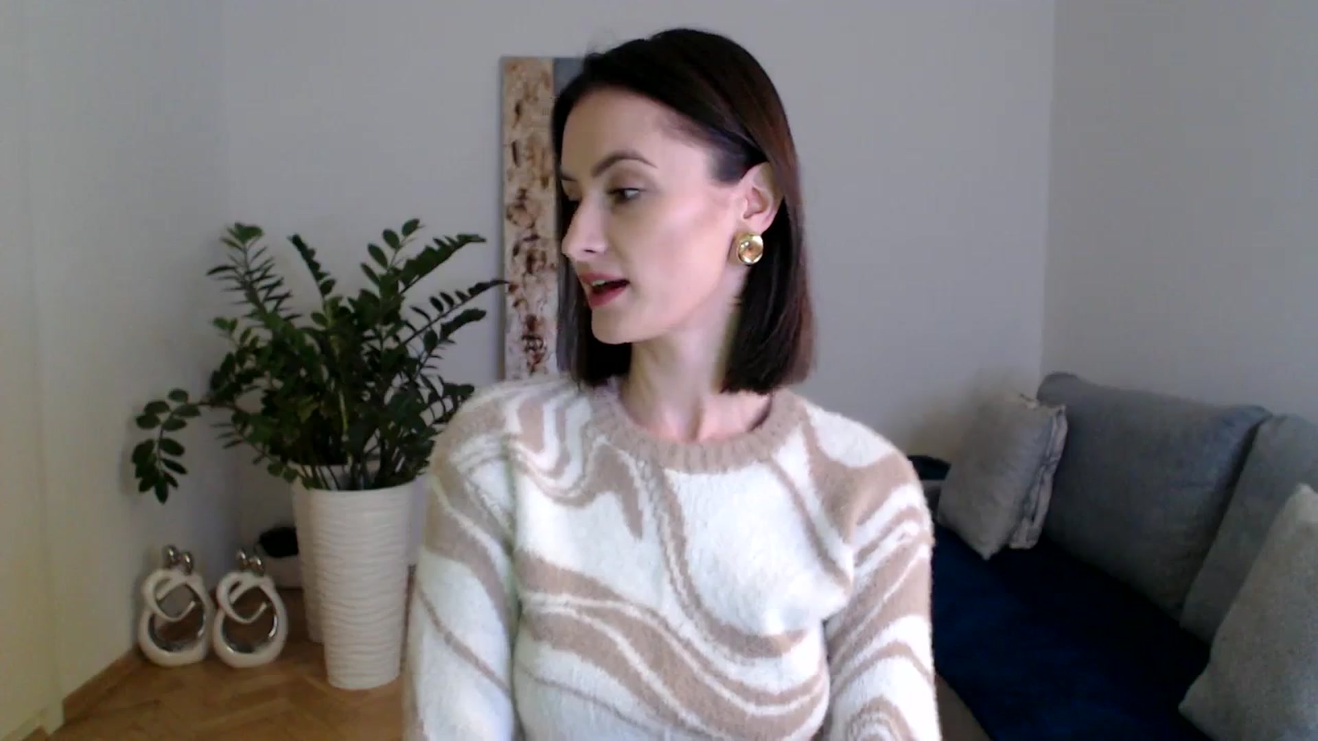 Gallery image thumbnail from PerlaBella's myfreecams stream on, 12/06/2023, 17:00 image 11 of 20