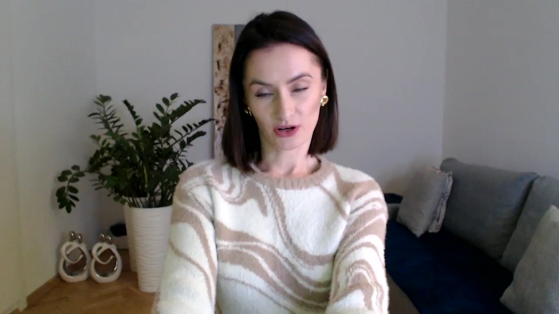 Gallery image thumbnail from PerlaBella's myfreecams stream on, 12/06/2023, 17:00 image 10 of 20