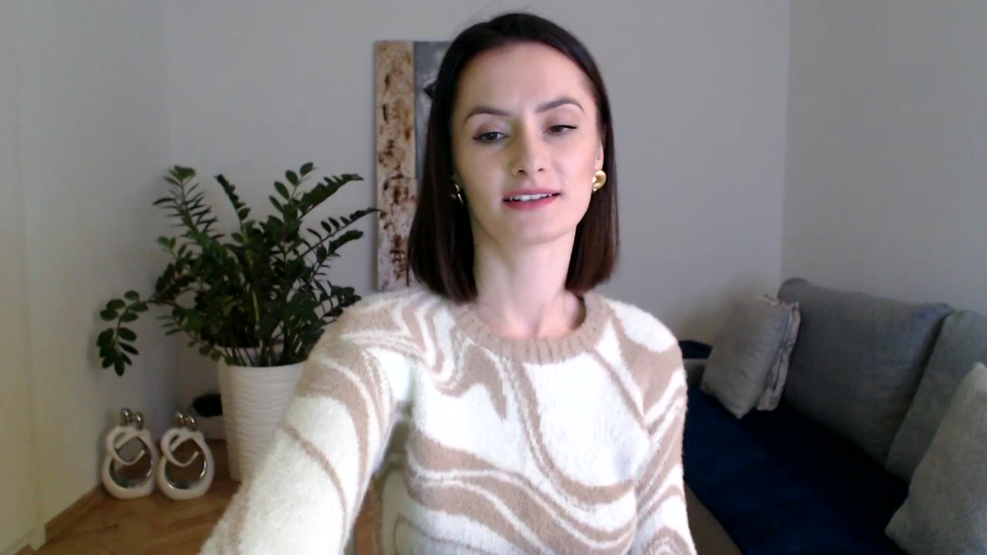 Gallery image thumbnail from PerlaBella's myfreecams stream on, 12/06/2023, 17:00 image 9 of 20