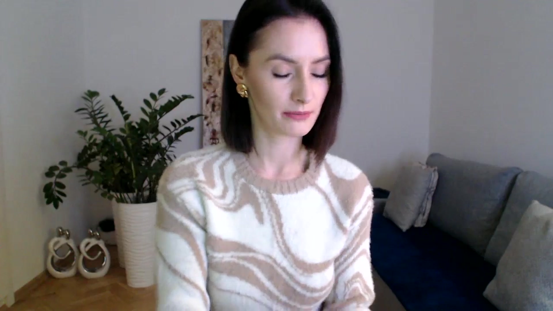Gallery image thumbnail from PerlaBella's myfreecams stream on, 12/06/2023, 17:52 image 7 of 20