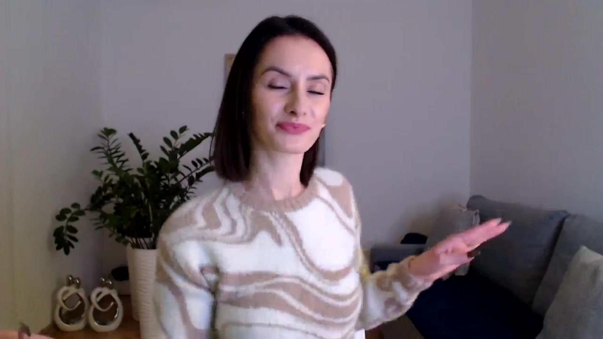 Gallery image thumbnail from PerlaBella's myfreecams stream on, 12/06/2023, 17:52 image 13 of 20
