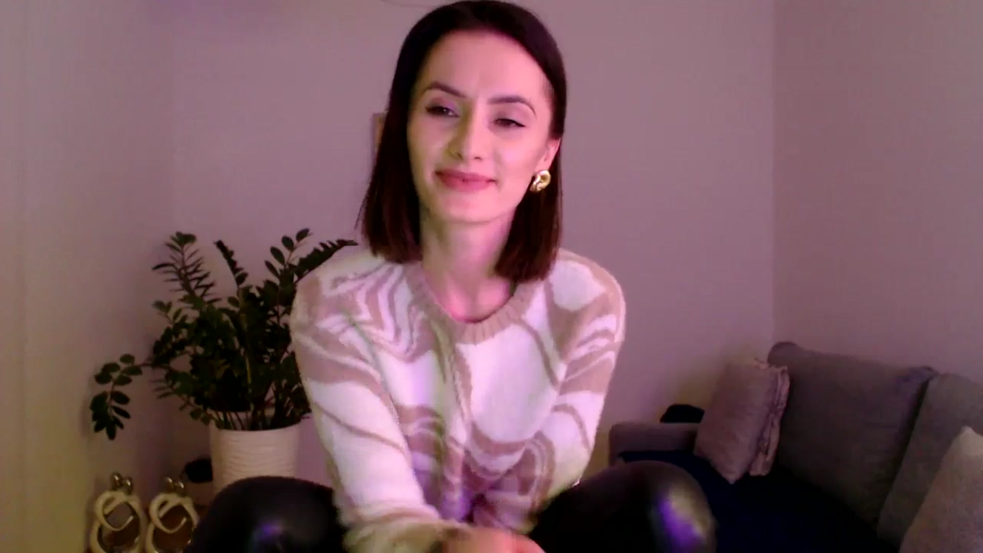 Gallery image thumbnail from PerlaBella's myfreecams stream on, 12/06/2023, 18:53 image 10 of 20