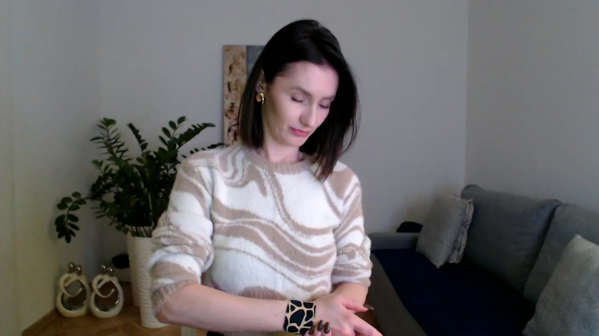 Gallery image thumbnail from PerlaBella's myfreecams stream on, 12/06/2023, 18:53 image 17 of 20