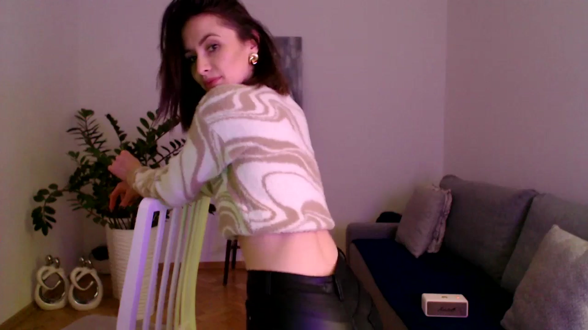 Gallery image thumbnail from PerlaBella's myfreecams stream on, 12/06/2023, 18:53 image 9 of 20