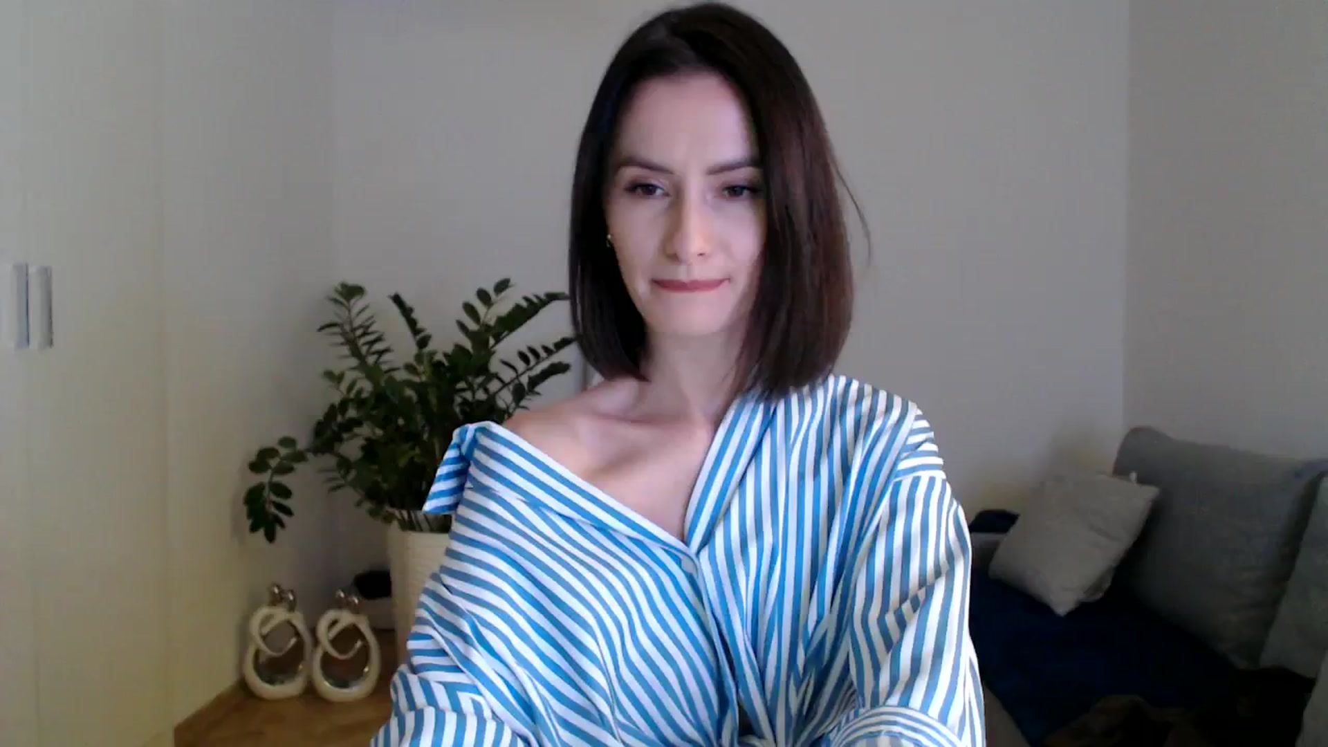 Gallery image thumbnail from PerlaBella's myfreecams stream on, 12/07/2023, 16:27 image 14 of 20