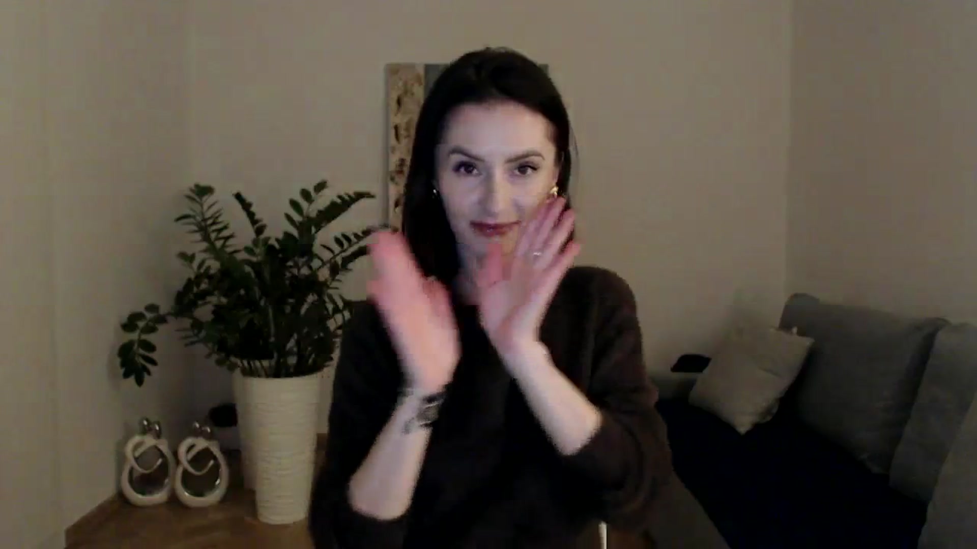 Gallery image thumbnail from PerlaBella's myfreecams stream on, 12/07/2023, 16:27 image 5 of 20