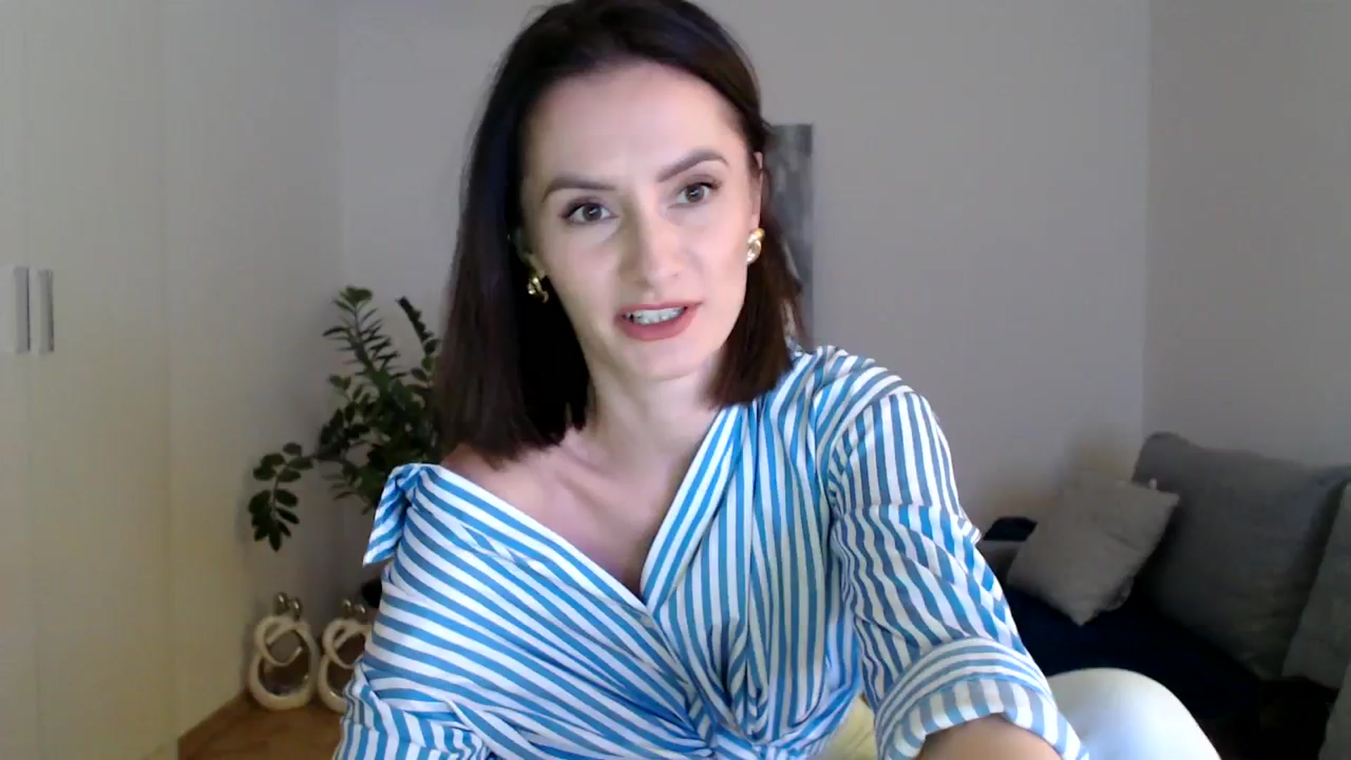 Gallery image thumbnail from PerlaBella's myfreecams stream on, 12/07/2023, 16:27 image 12 of 20