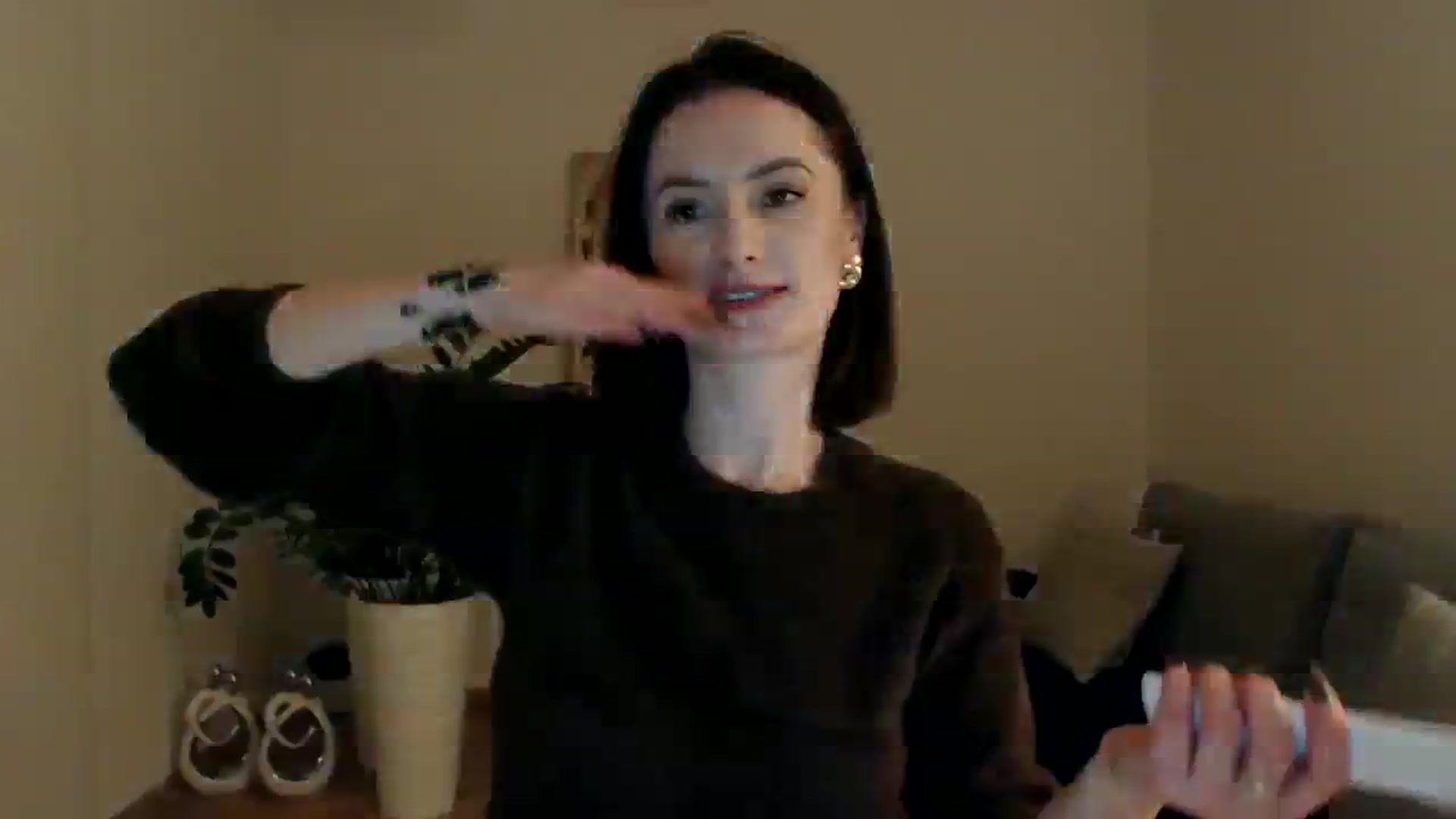 Gallery image thumbnail from PerlaBella's myfreecams stream on, 12/07/2023, 16:27 image 8 of 20