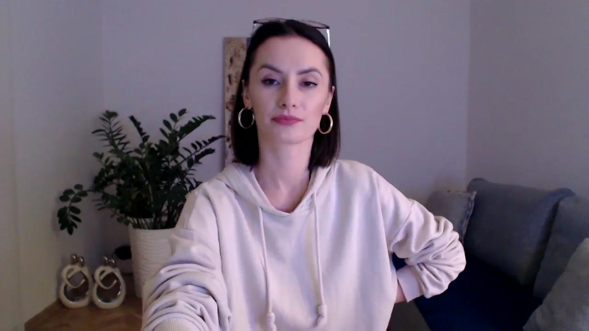 Gallery image thumbnail from PerlaBella's myfreecams stream on, 12/08/2023, 20:31 image 17 of 20