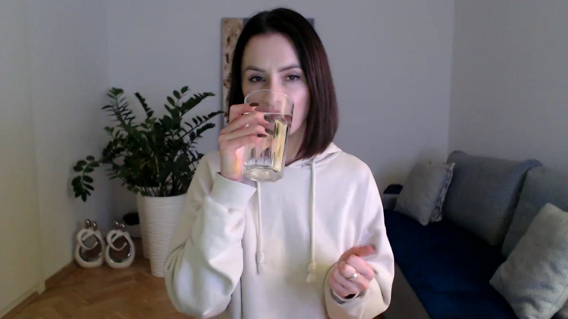 Gallery image thumbnail from PerlaBella's myfreecams stream on, 12/08/2023, 20:31 image 5 of 20