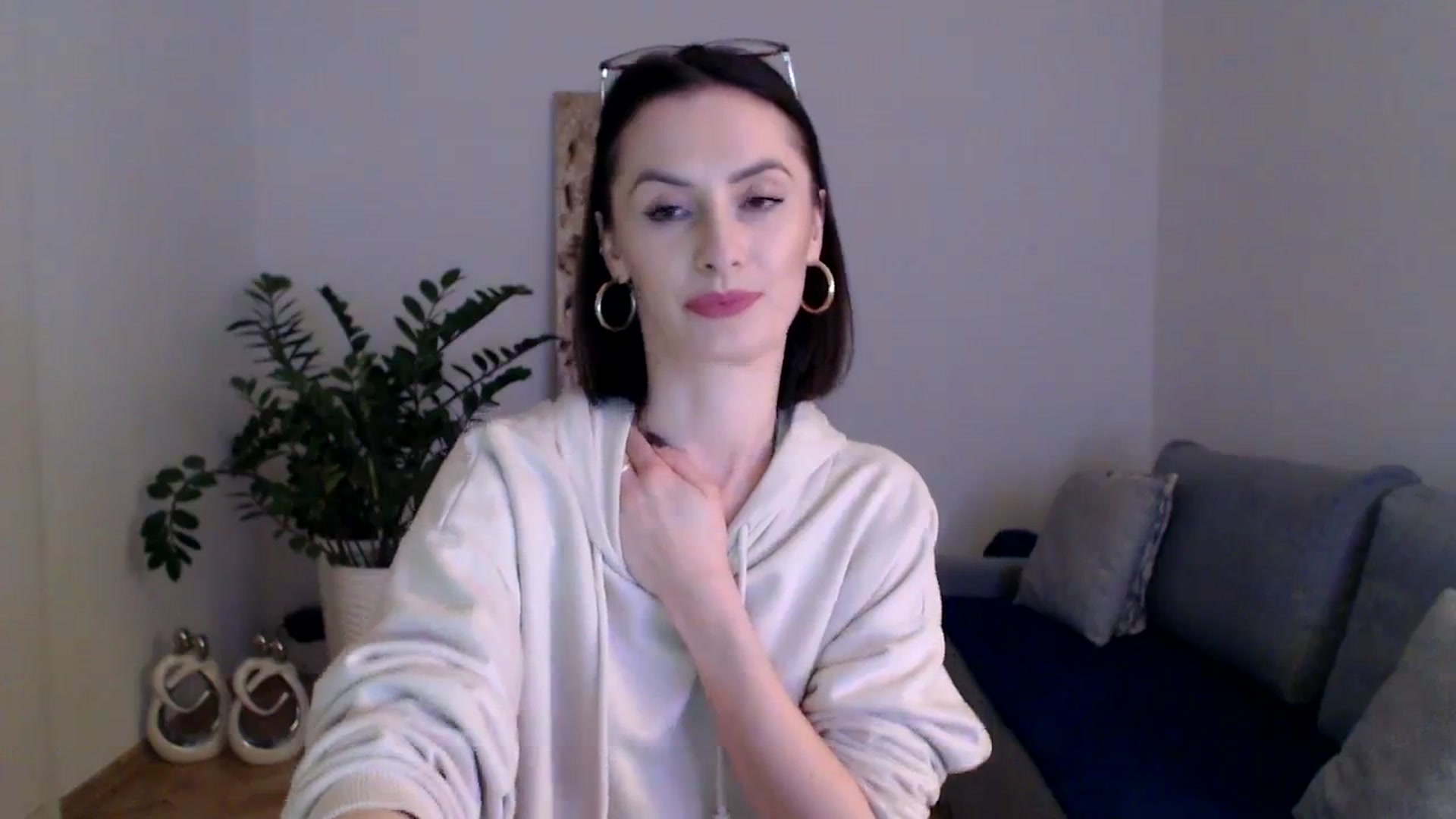 Gallery image thumbnail from PerlaBella's myfreecams stream on, 12/08/2023, 20:31 image 18 of 20