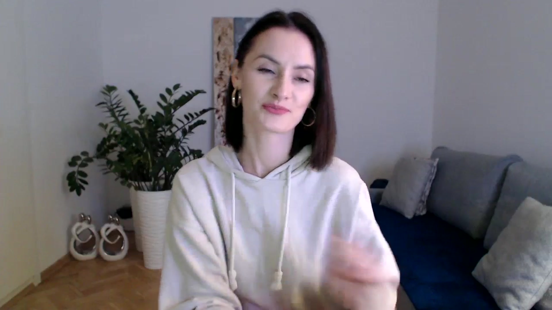 Gallery image thumbnail from PerlaBella's myfreecams stream on, 12/08/2023, 20:31 image 3 of 20