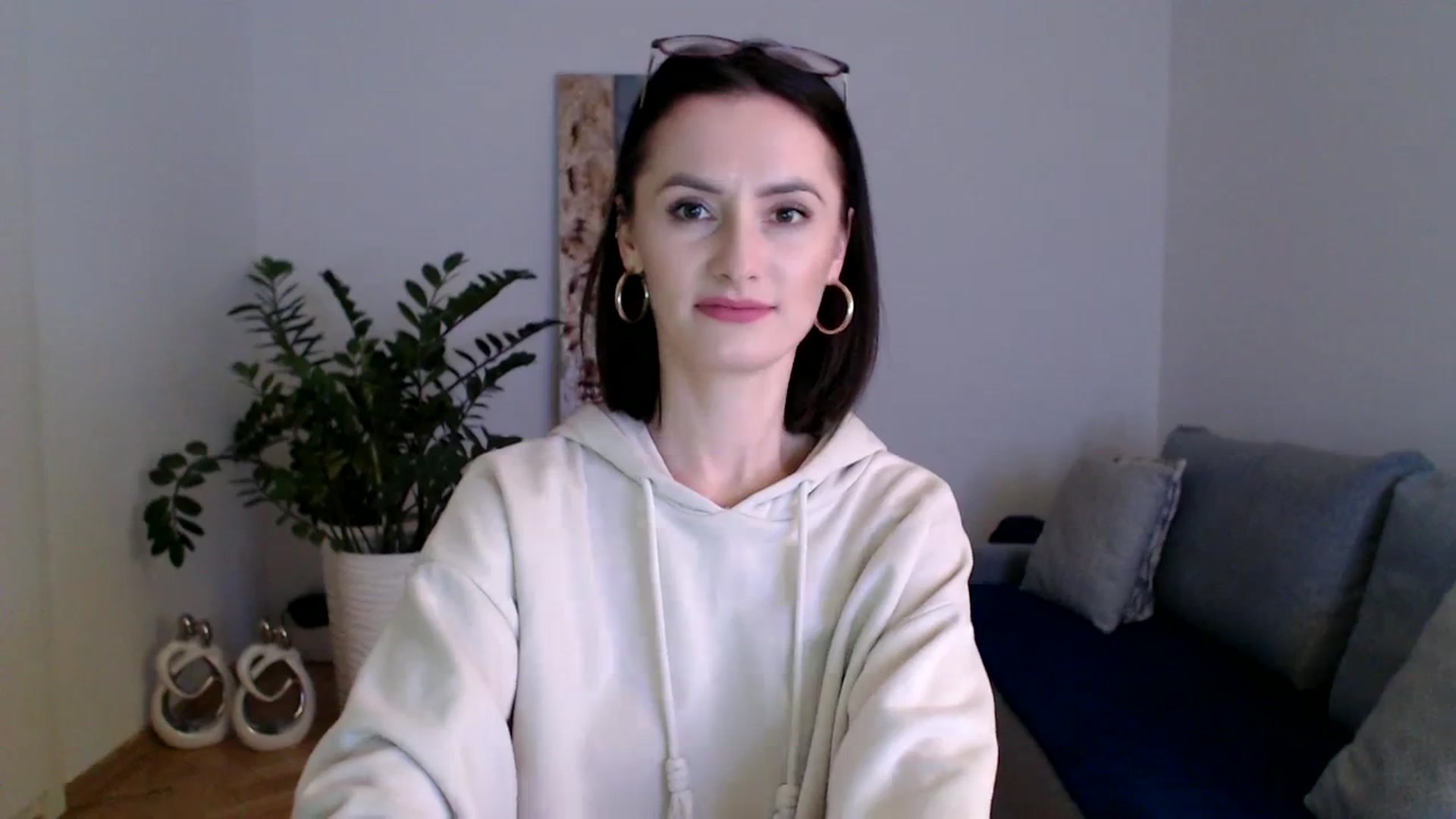 Gallery image thumbnail from PerlaBella's myfreecams stream on, 12/08/2023, 21:22 image 17 of 20
