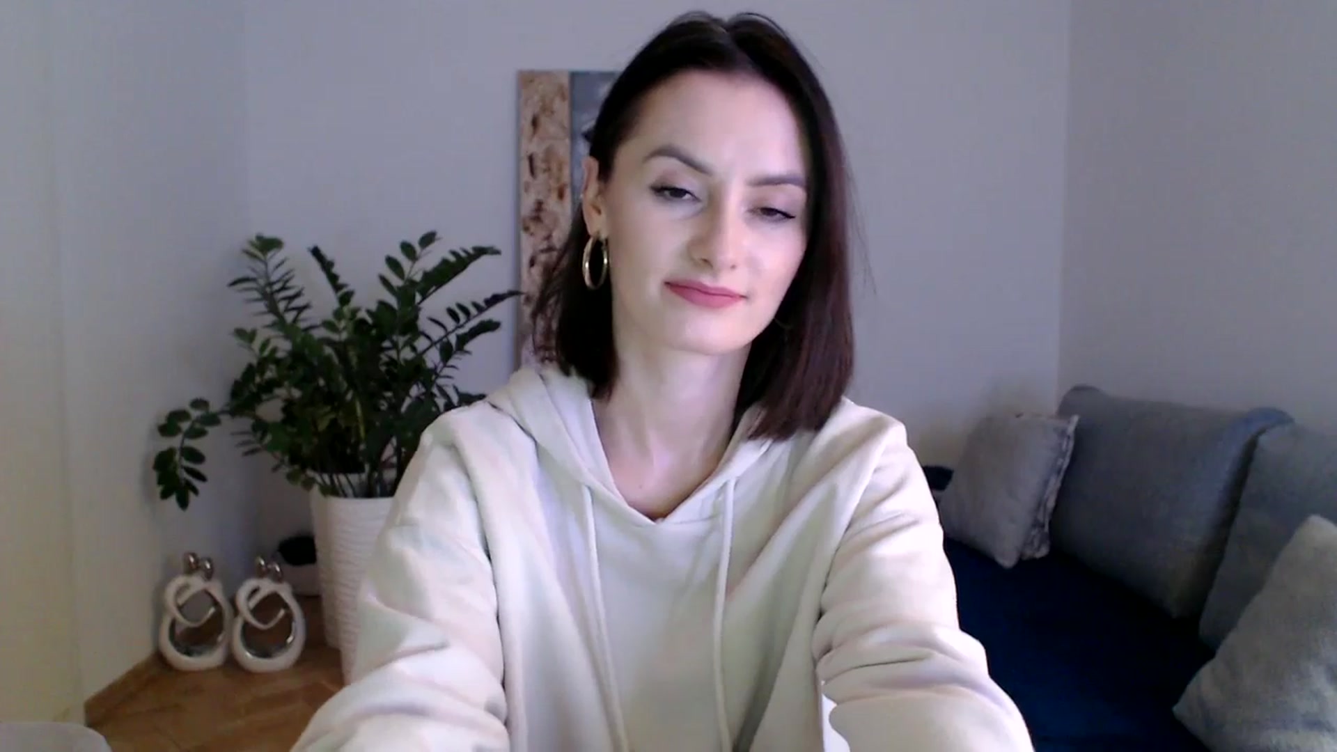 Gallery image thumbnail from PerlaBella's myfreecams stream on, 12/08/2023, 21:22 image 20 of 20