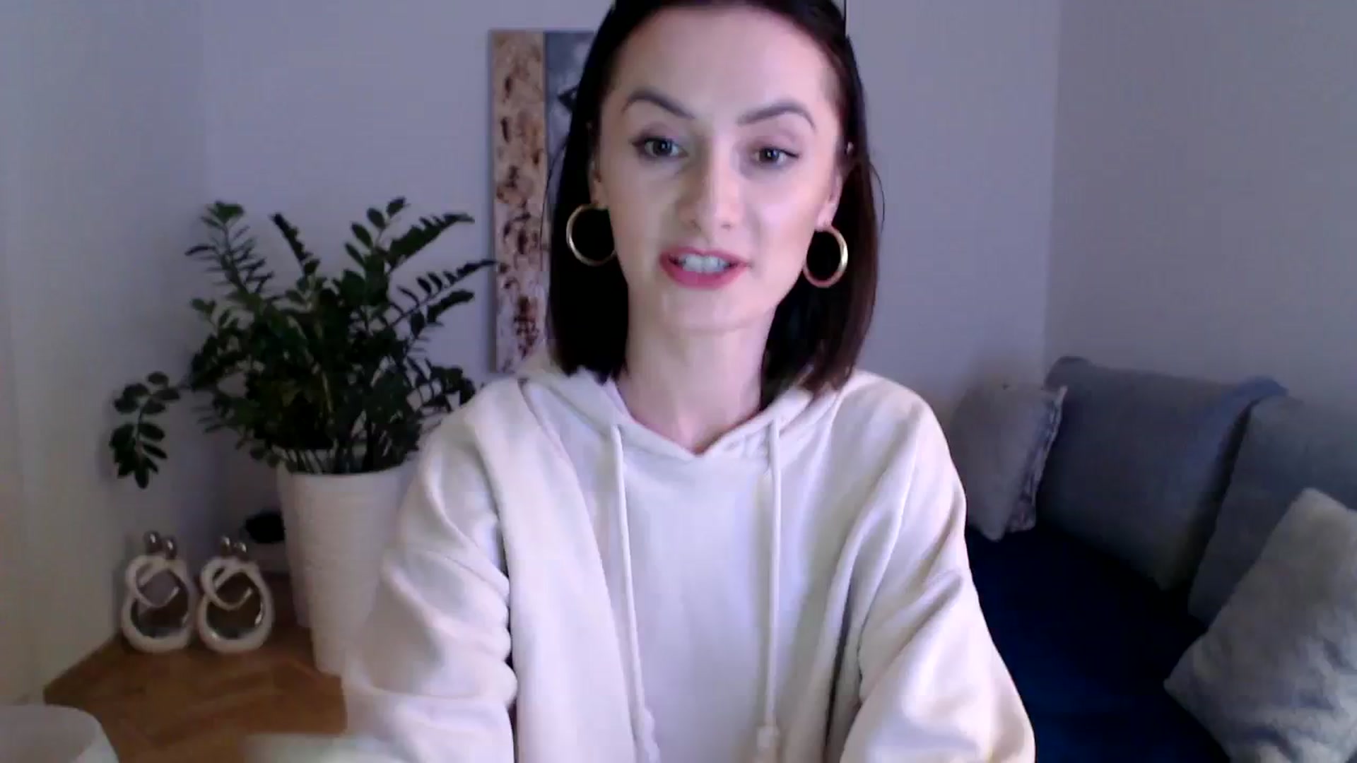 Gallery image thumbnail from PerlaBella's myfreecams stream on, 12/08/2023, 21:22 image 12 of 20