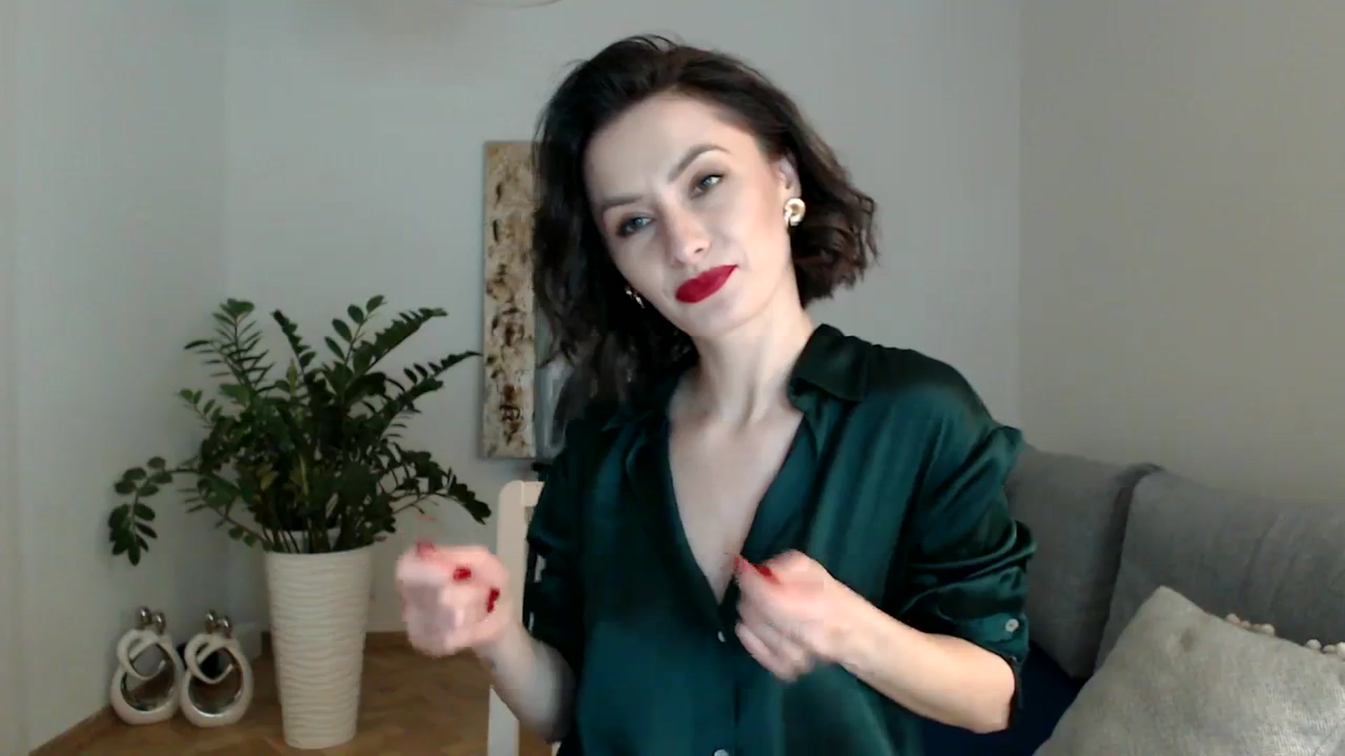 Gallery image thumbnail from PerlaBella's myfreecams stream on, 12/12/2023, 16:43 image 2 of 20