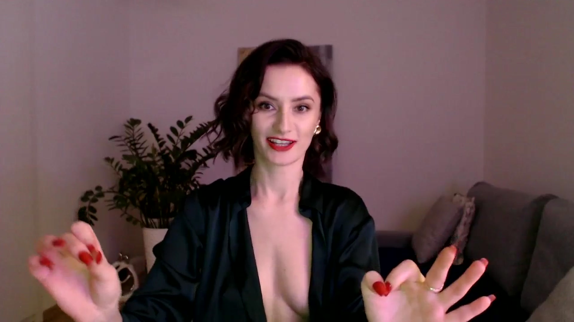 Gallery image thumbnail from PerlaBella's myfreecams stream on, 12/12/2023, 19:39 image 20 of 20